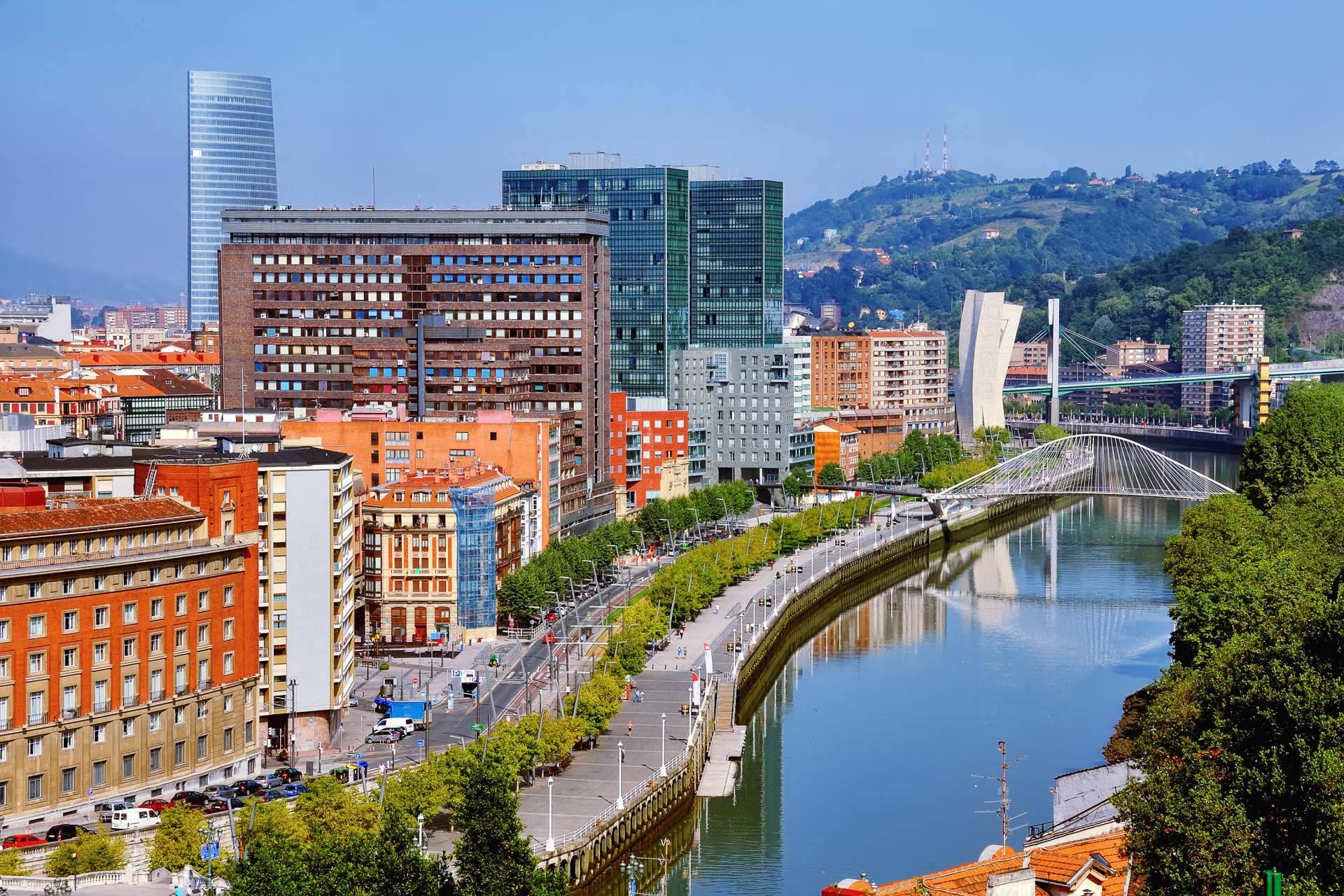 Grupo Iparbaiw ofrece asesoramiento para invertir en terrenos en Bilbao