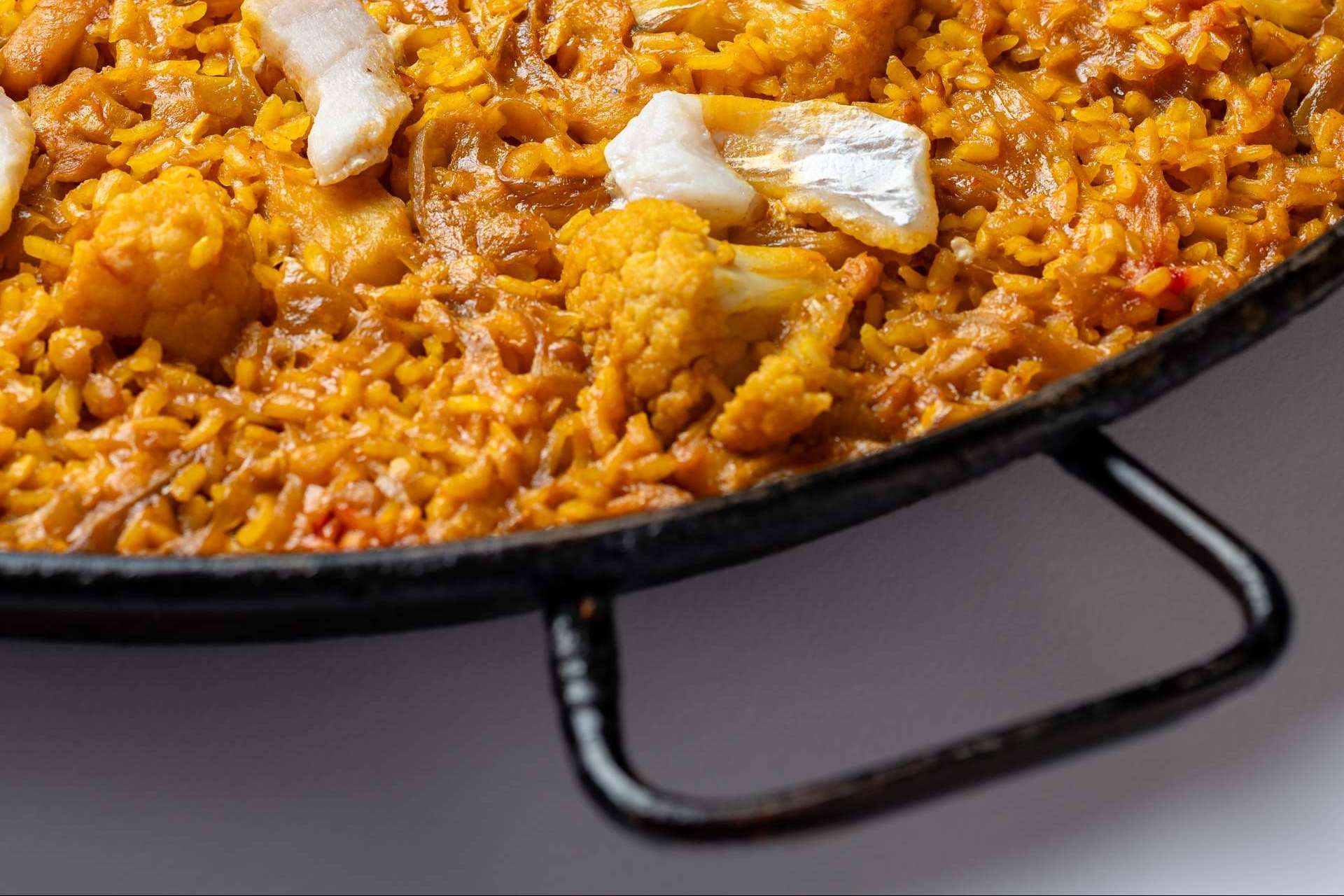 El delivery de paellas en caldero de hierro que está revolucionando la comida tradicional, Paella va!