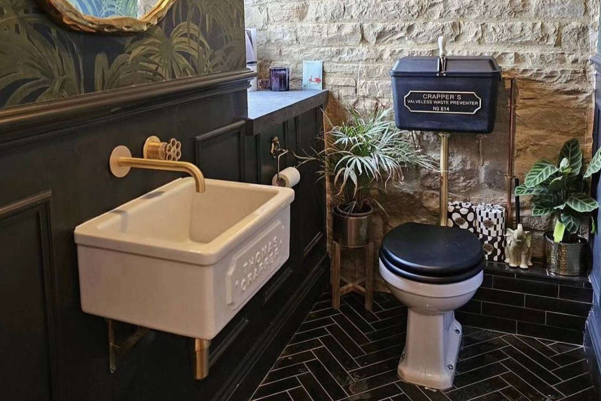 Baños del Prado inaugura una sala de exposición con productos de marcas inglesas de primer nivel