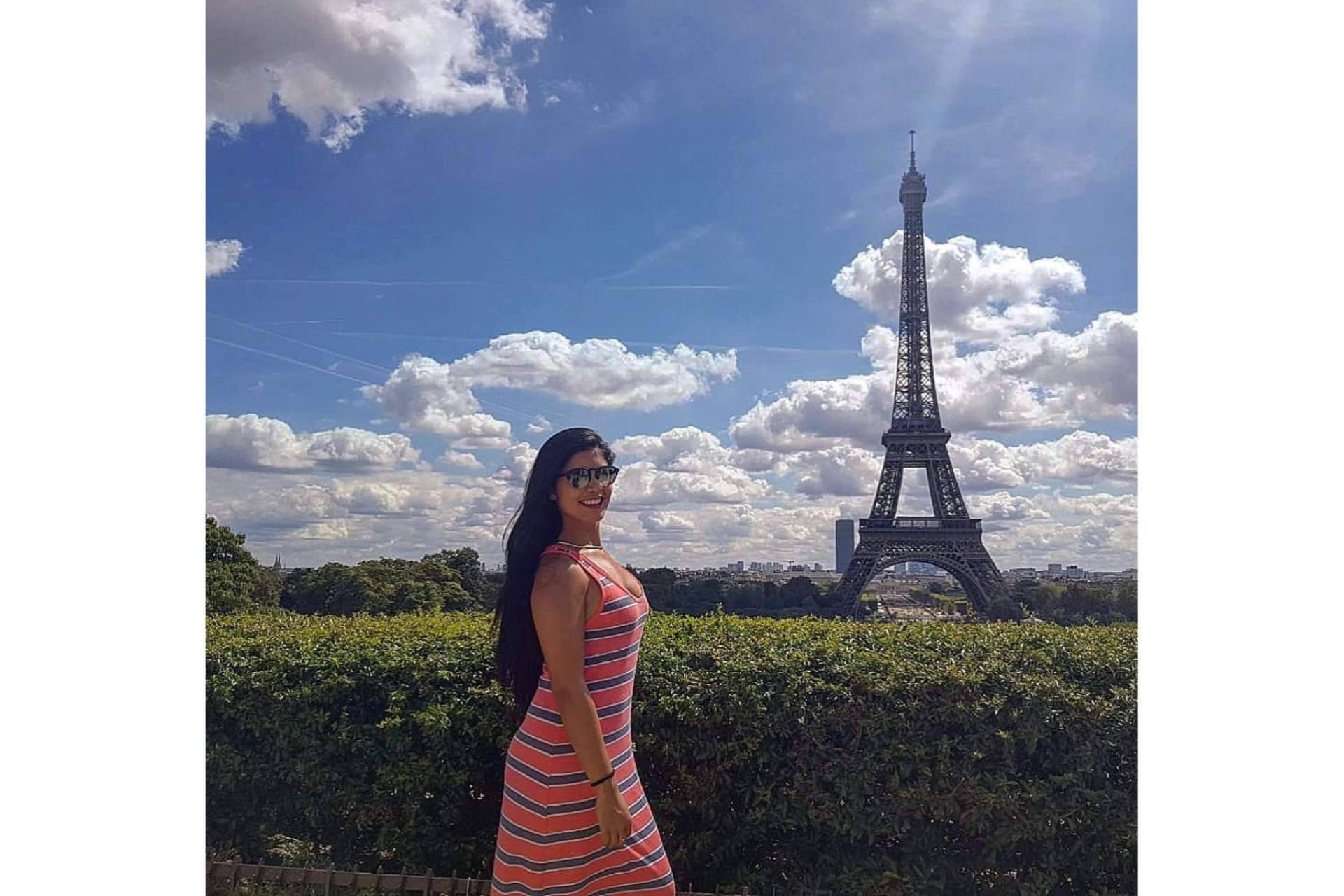 Camila Urrego Arcos, publicista, community manager financiera vive su pasión de viajar por el mundo gracias a su trabajo
