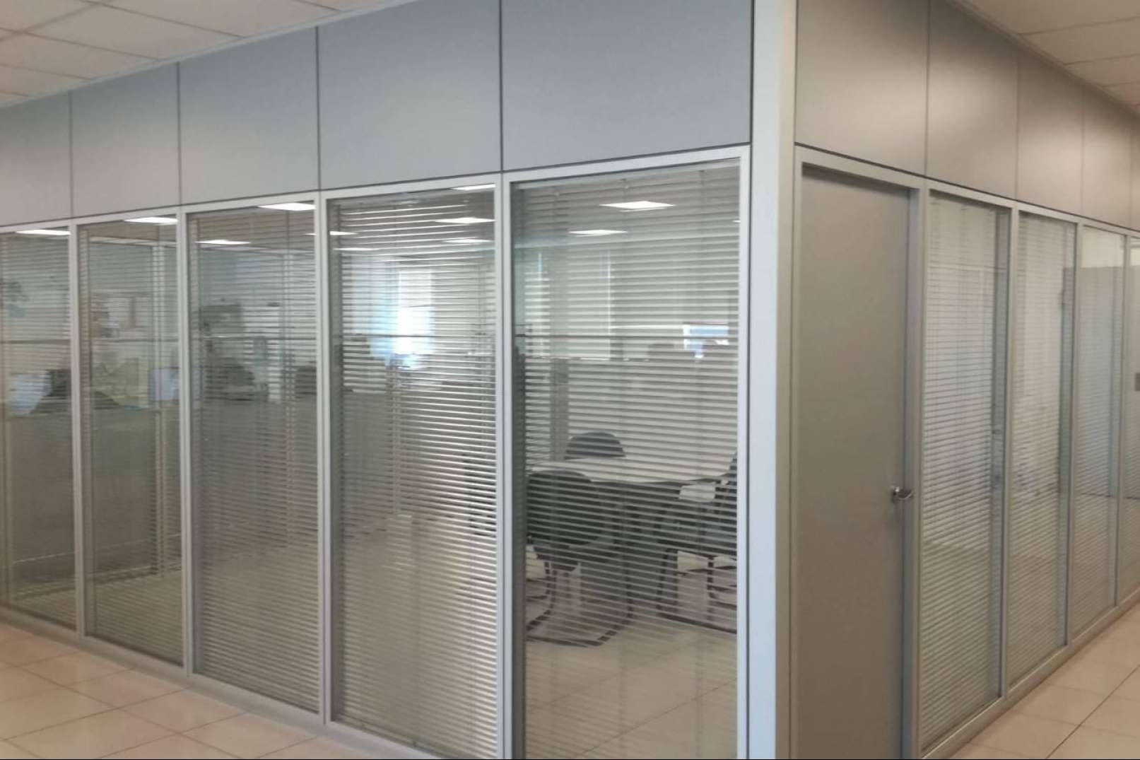 Protecnics Global, instalación de mamparas en Málaga