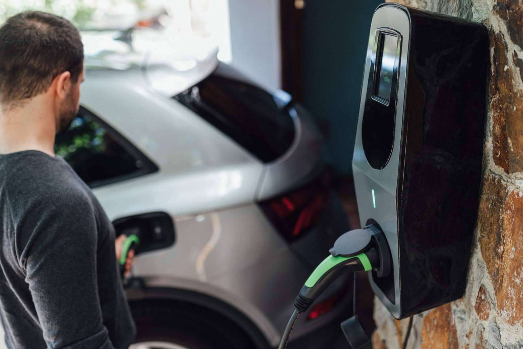 Instalación de punto de recarga para vehículos eléctricos, con Ecotech