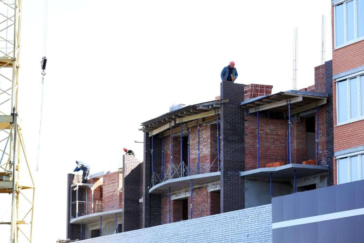 Preocupación por los aislantes utilizados en construcciones y reformas a raíz del incendio de Valencia, con Jesbal Habitatge