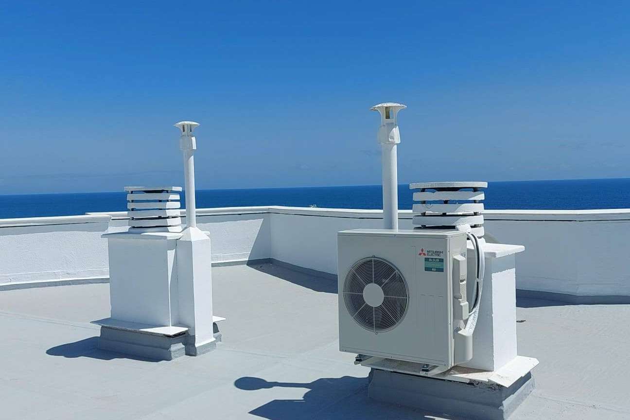 El equipo de Doctor Frío y sus servicios de aire acondicionado en Fuengirola