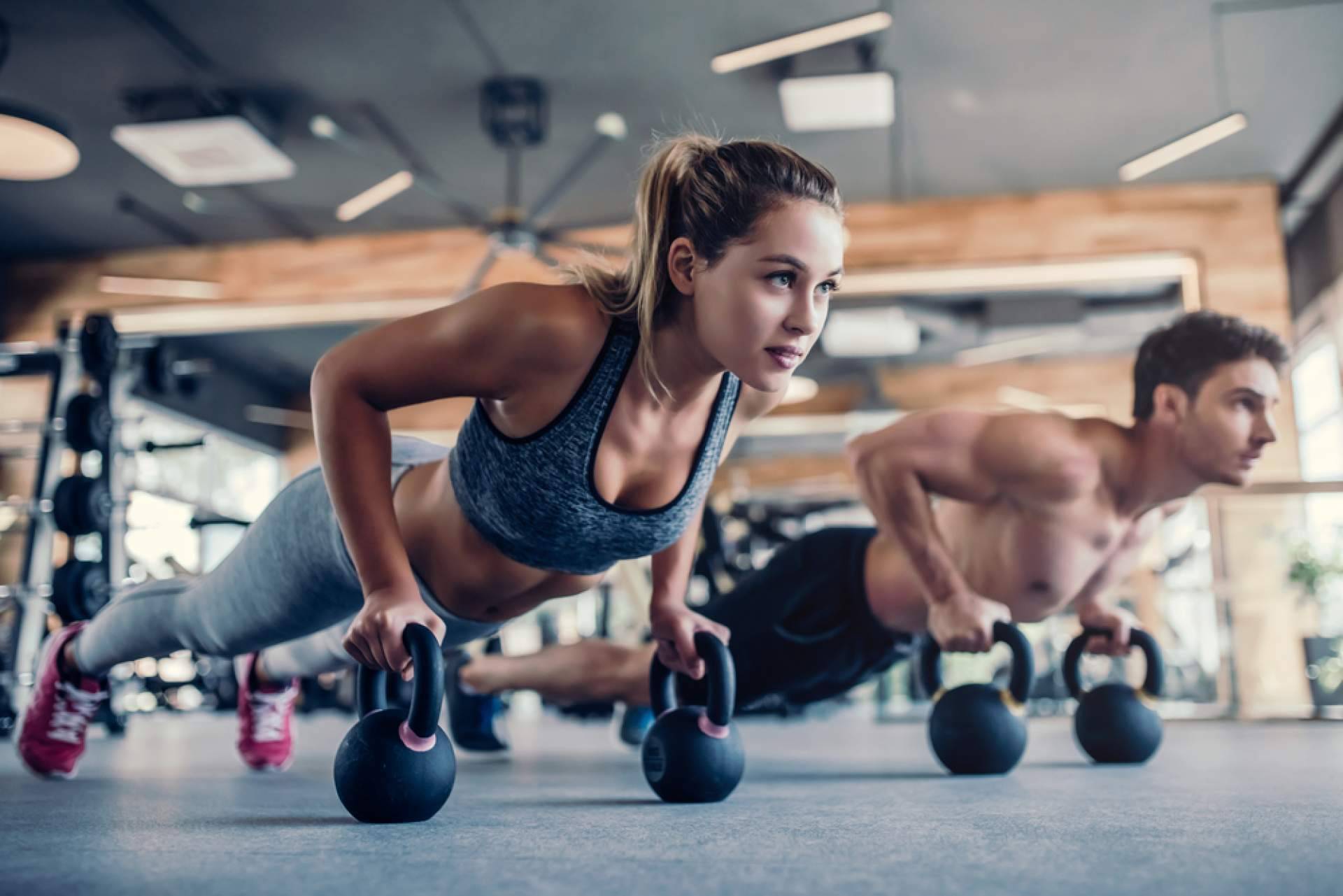 Transformar la pasión por el deporte en una carrera profesional con sus cursos, expertos y máster con Universal Formación