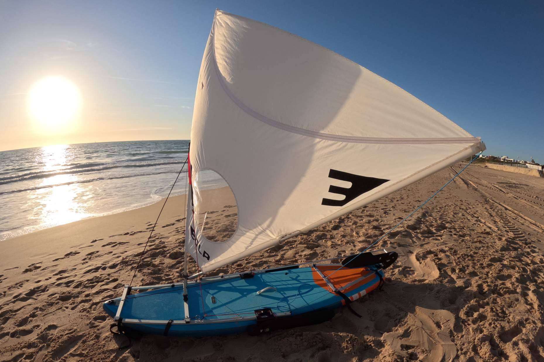 EOLA lanza un nuevo sistema de vela para kayak y paddle surf