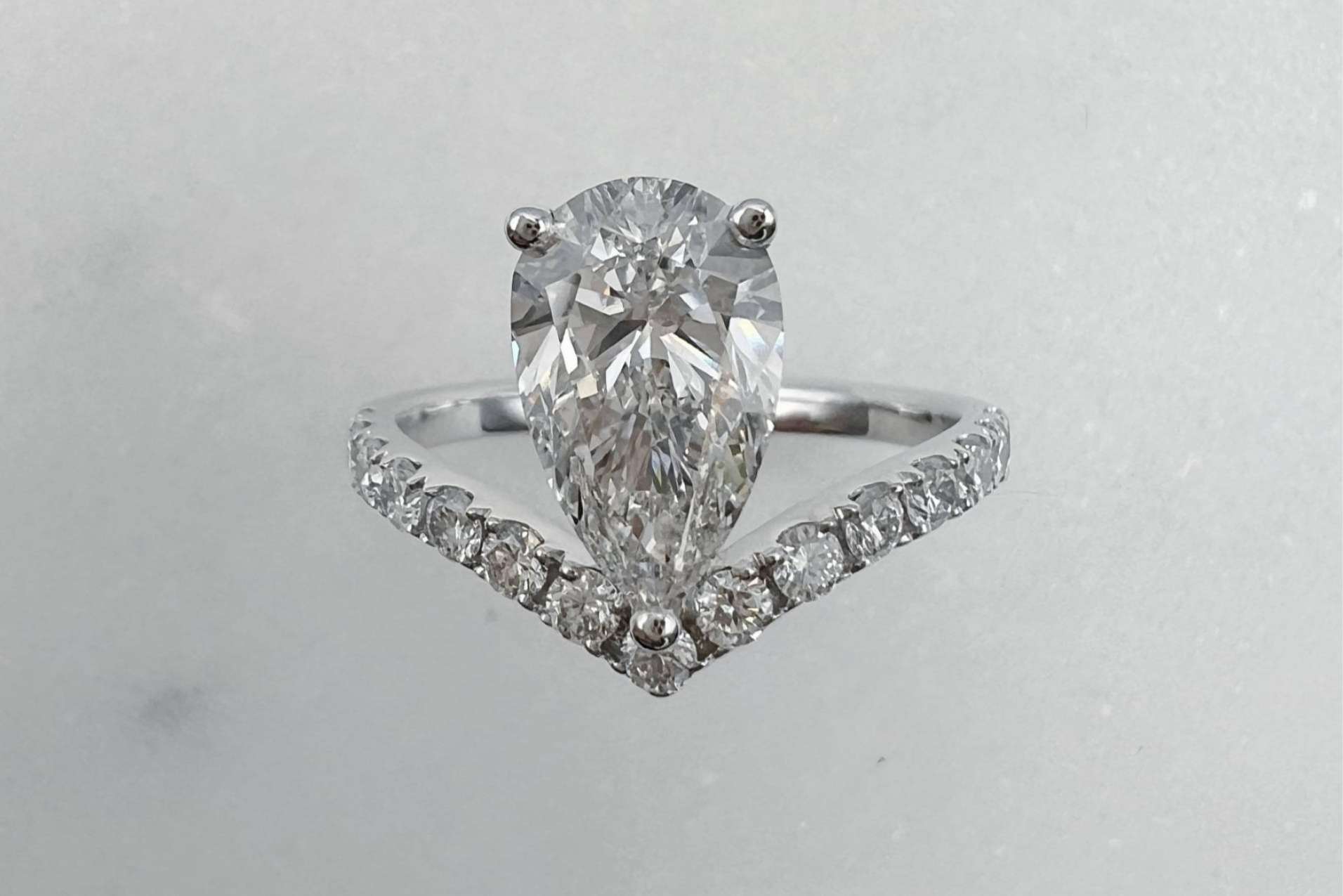 ¿Dónde encontrar anillos de compromiso personalizables? MIMOKE