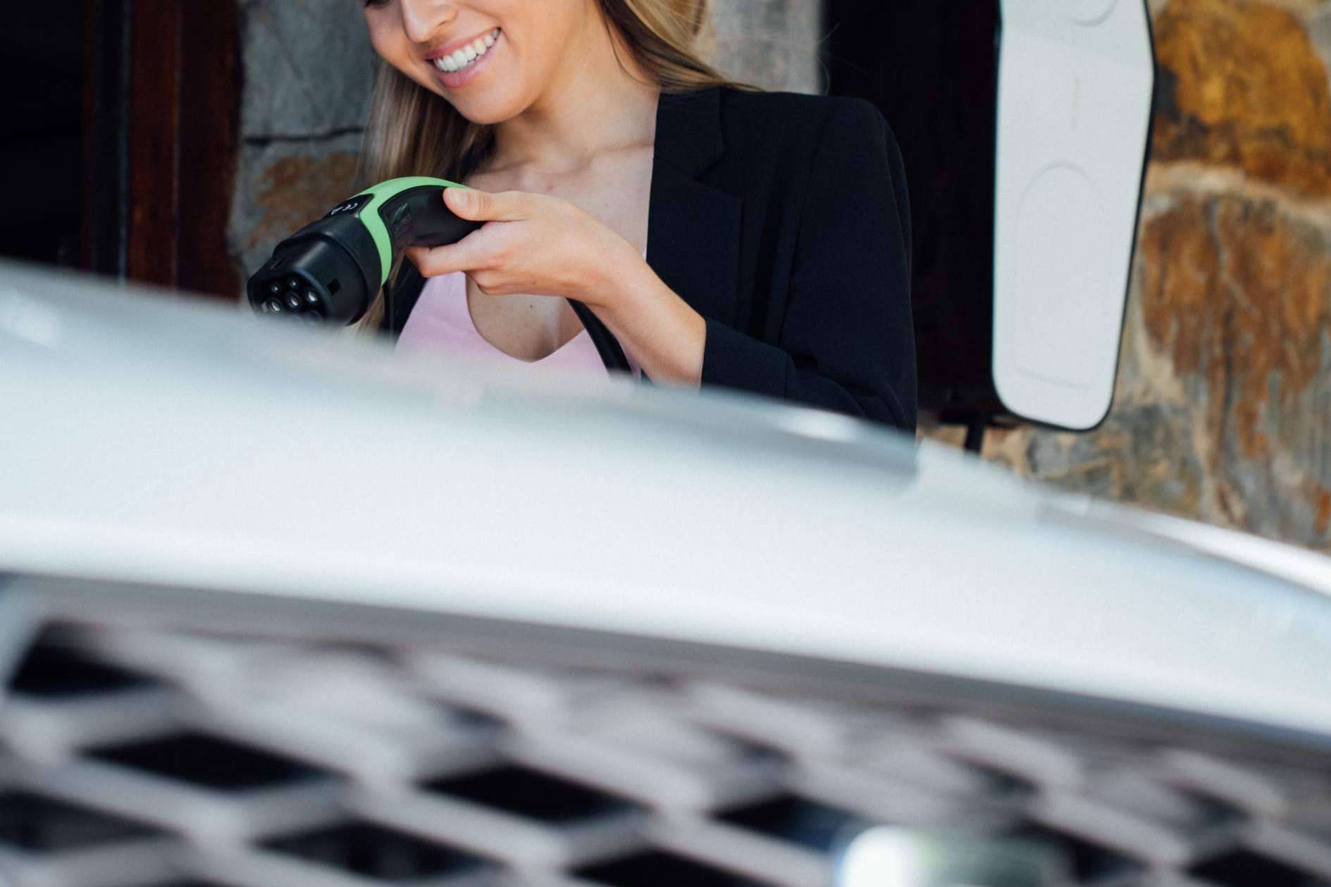 Ecotech, el cargador de coche eléctrico adecuado para cada tipo de vehículo