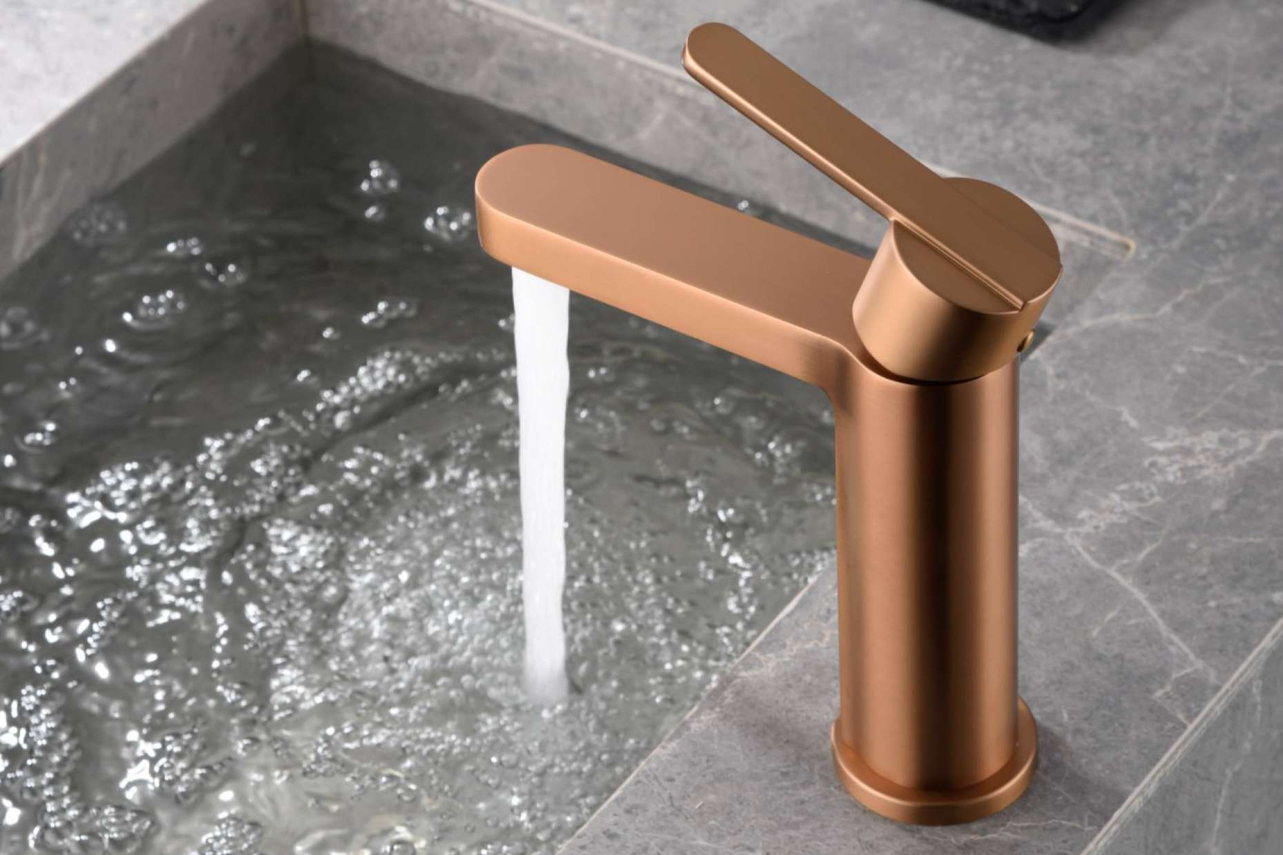 El oro rosa cepillado, la tendencia de actualidad en elementos para baños que ofrece IMEX Products