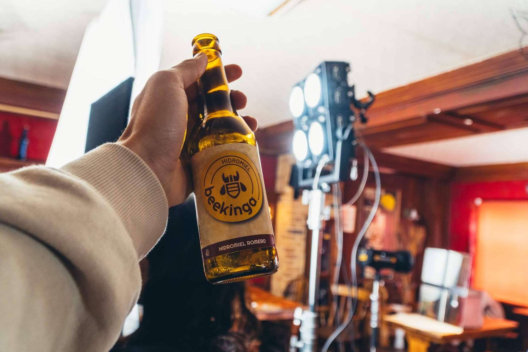 Beneficios del hidromiel, una bebida ancestral en tendencia como alternativa a la cerveza