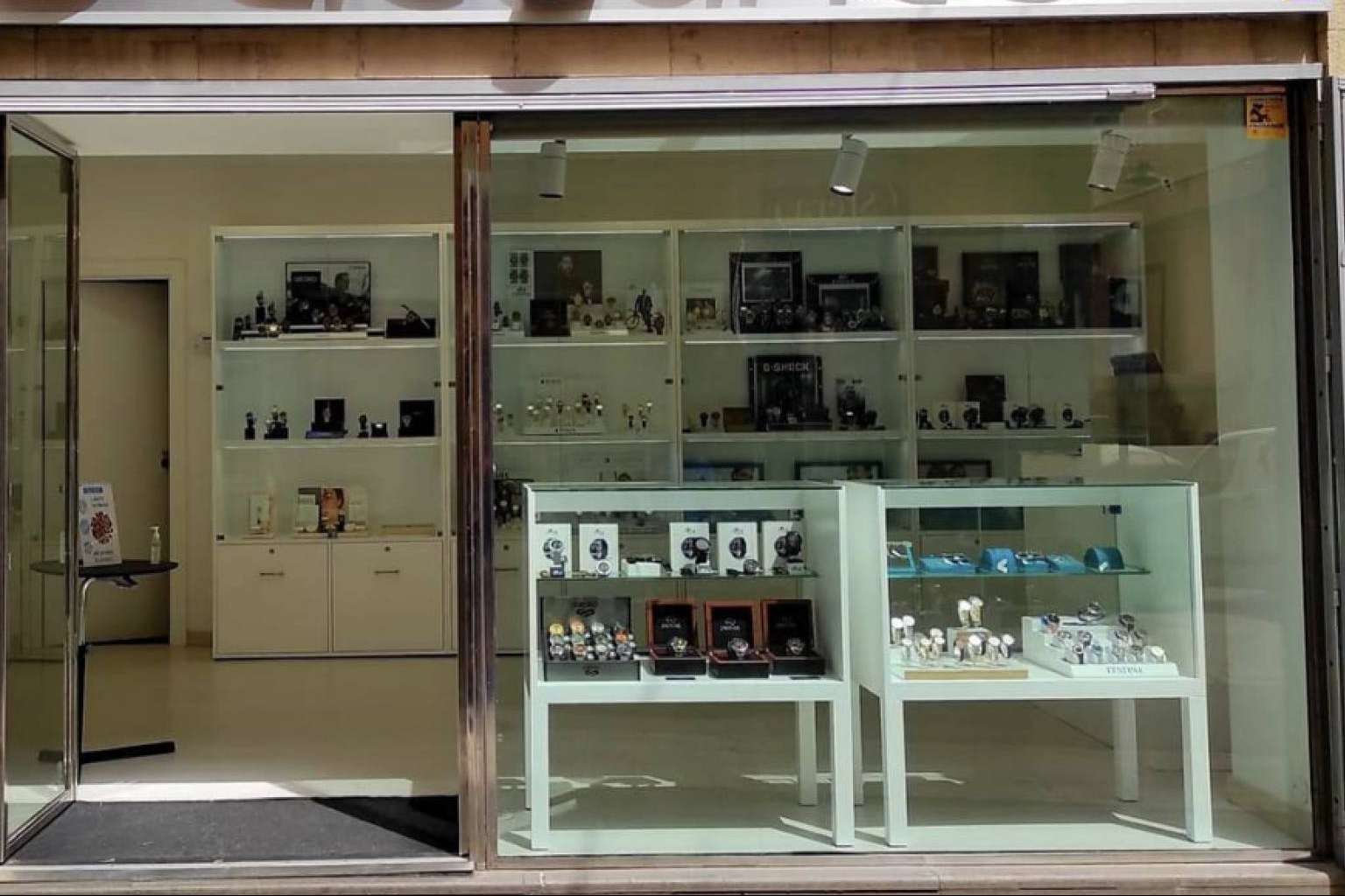 Un amplio abanico de relojes de calidad para llenar de color el verano