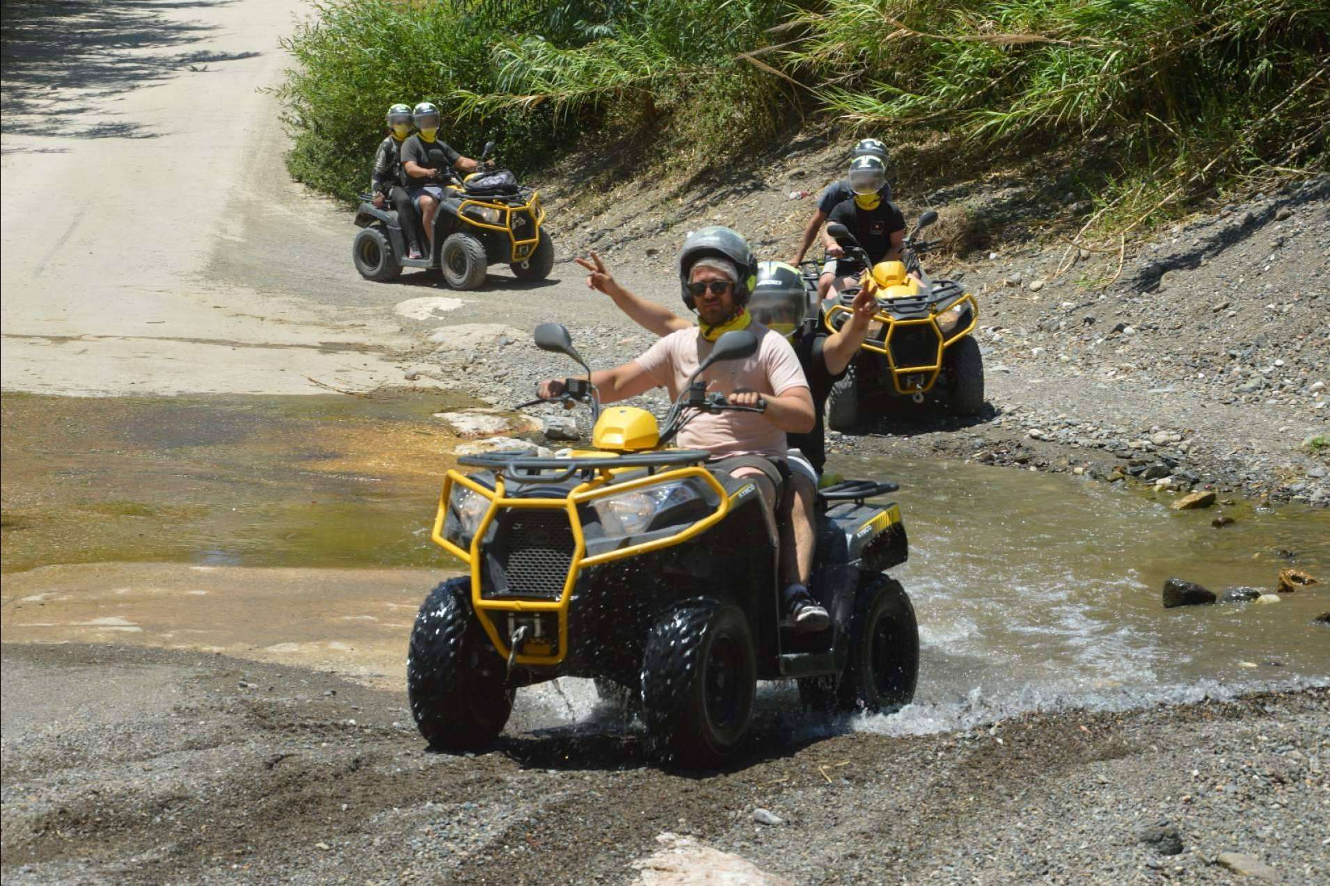 Recorrer la Sierra de Mijas en quads, una experiencia off-road que promete máxima diversión