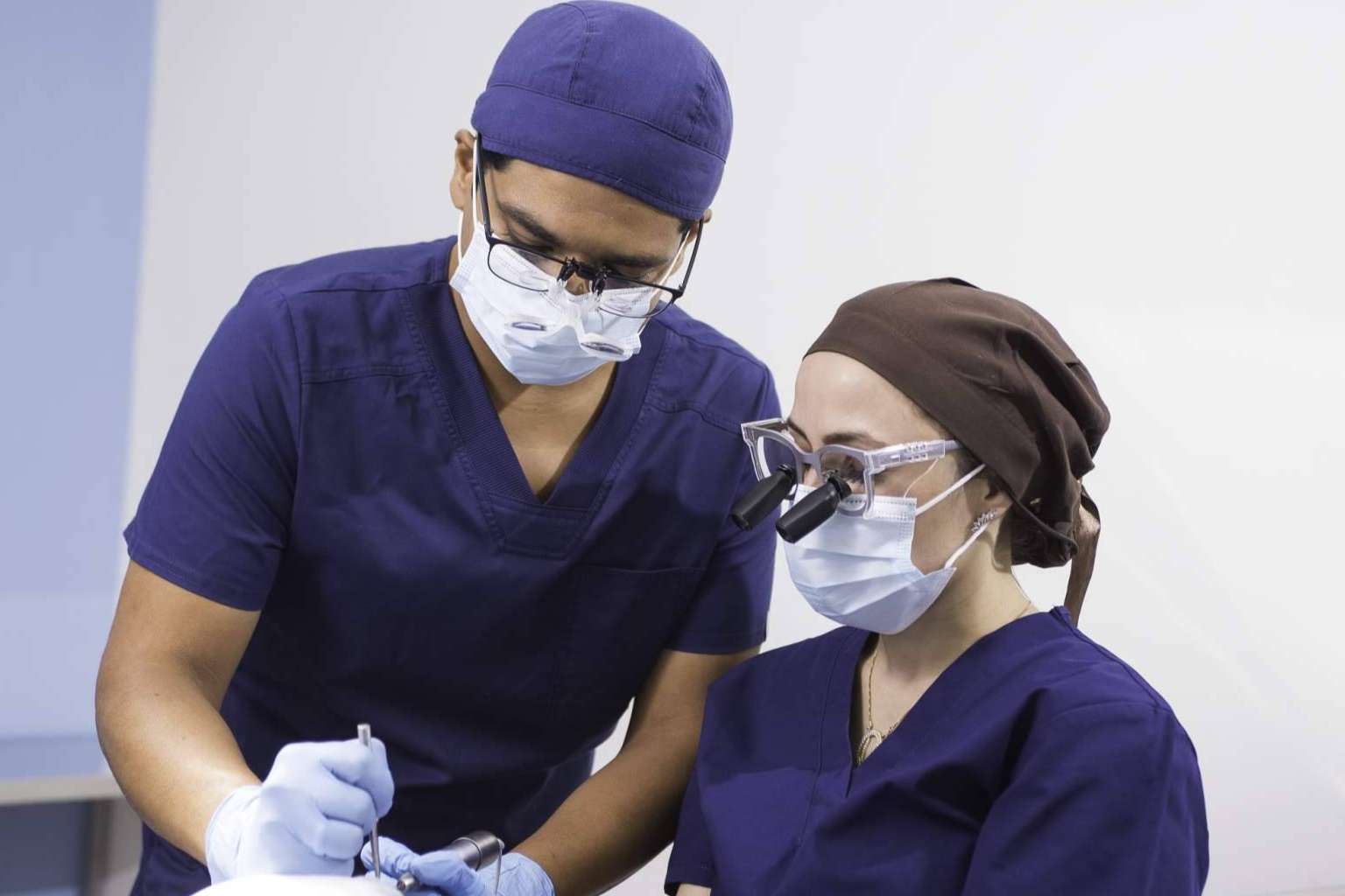 Microcapilar Hair Clinic cuenta con expertos en injerto capilar que ofrecen soluciones de avanzada