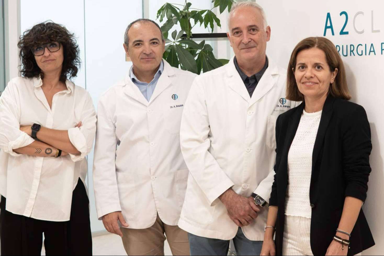 A2Clinic cuenta con un equipo de expertos en cirugía plástica reparadora y estética en Barcelona