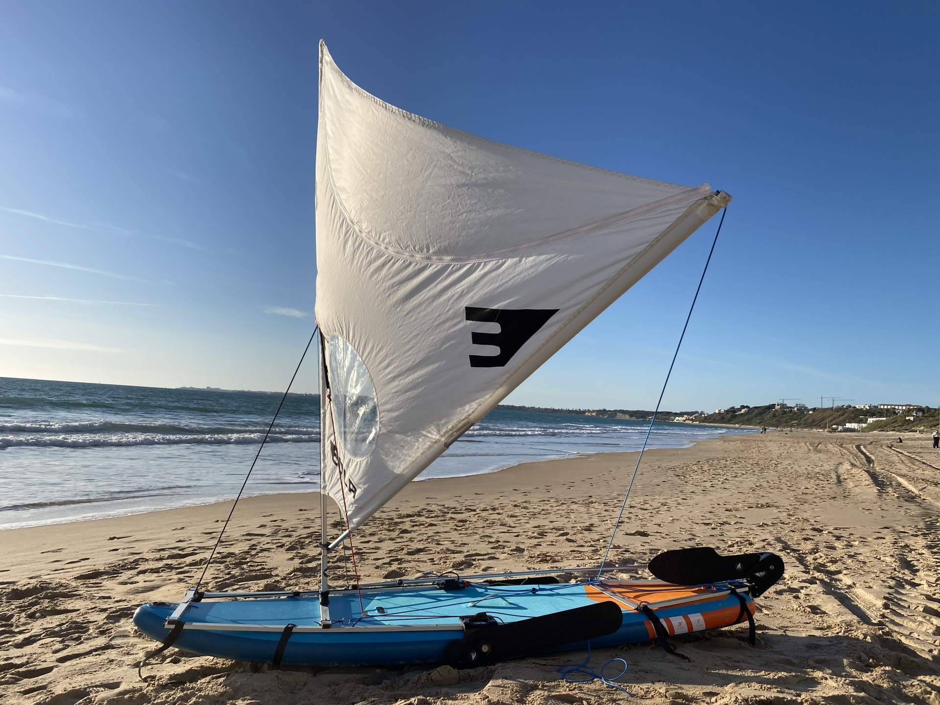 Todo lo necesario para practicar windkayak y windpaddle, los nuevos deportes de vela de moda