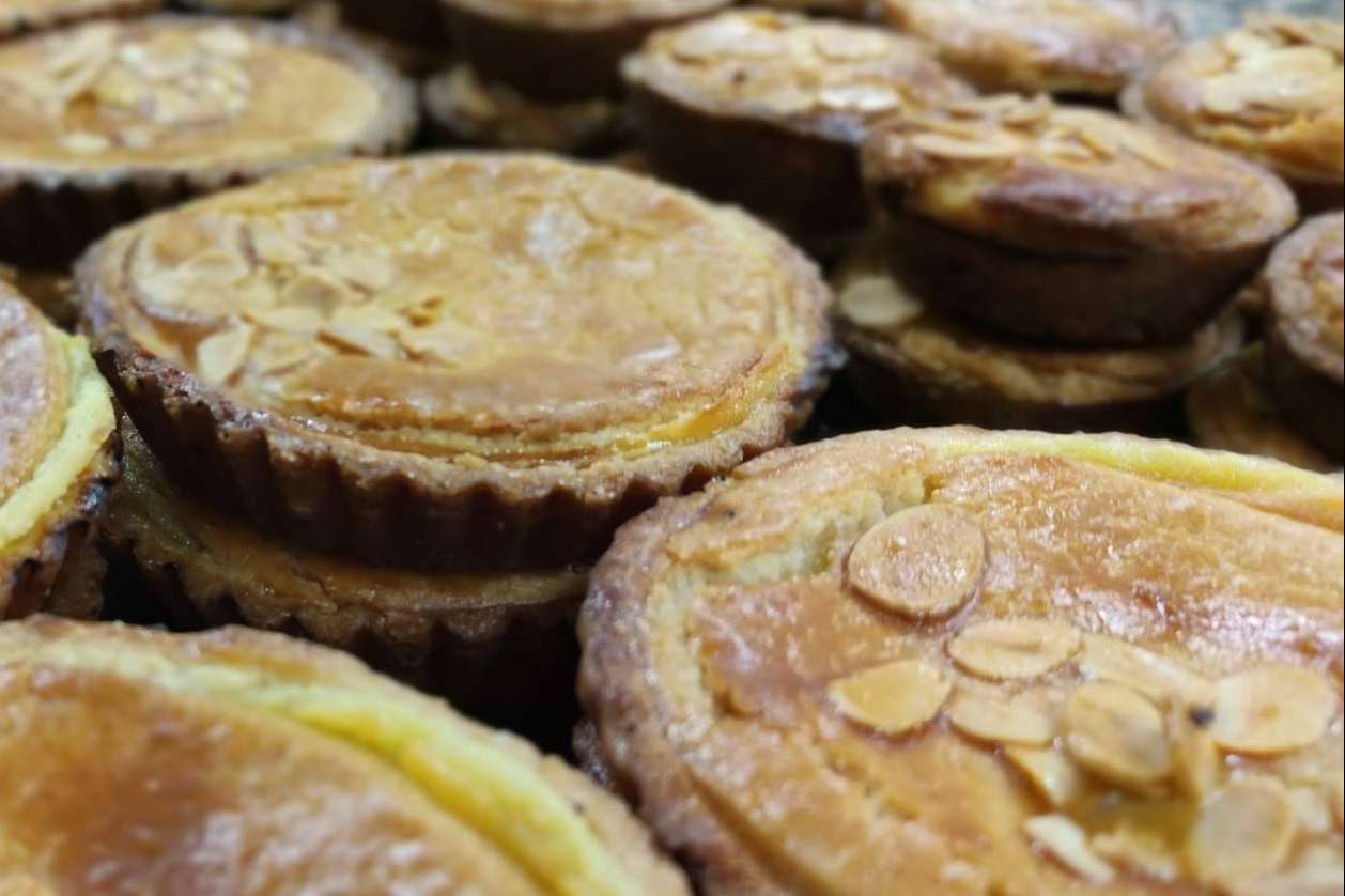 Una pastelería que promociona la identidad culinaria del País Vasco