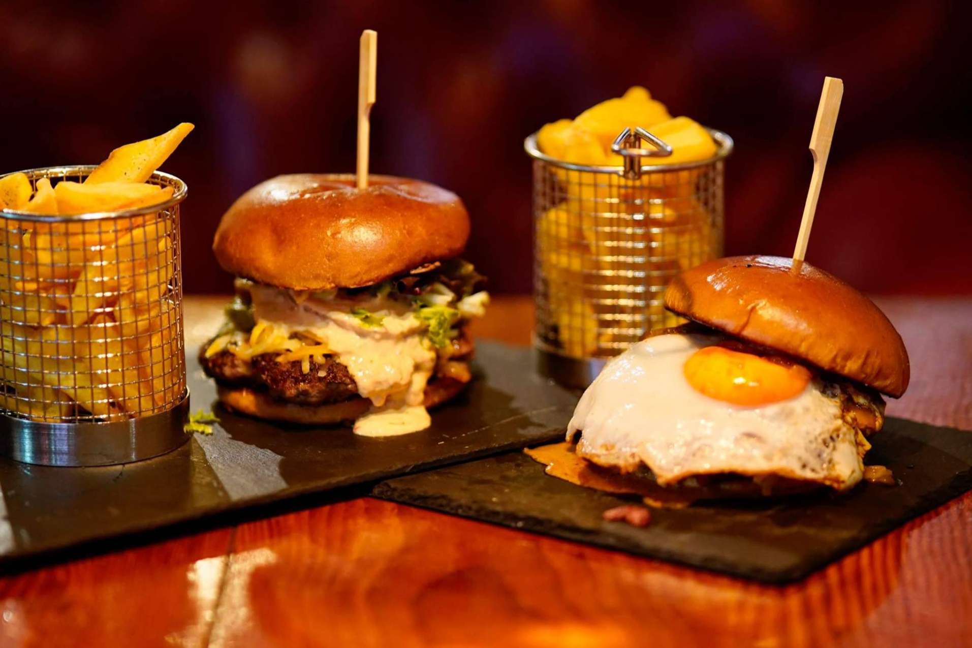 New York Crush ofrece hamburguesas con un sabor único gracias a sus ingredientes naturales y su preparación artesanal