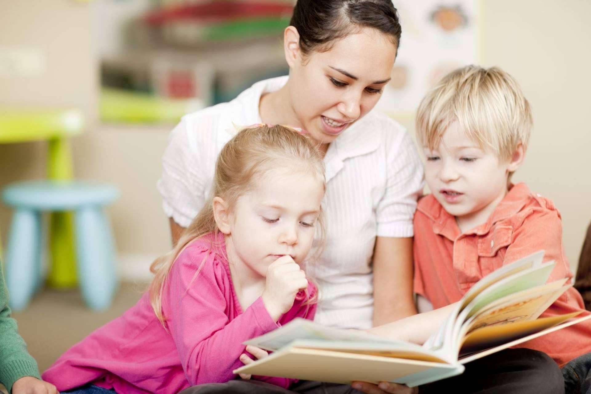 Cuidado de niños y apoyo escolar en la vuelta al cole de la mano de Noviser