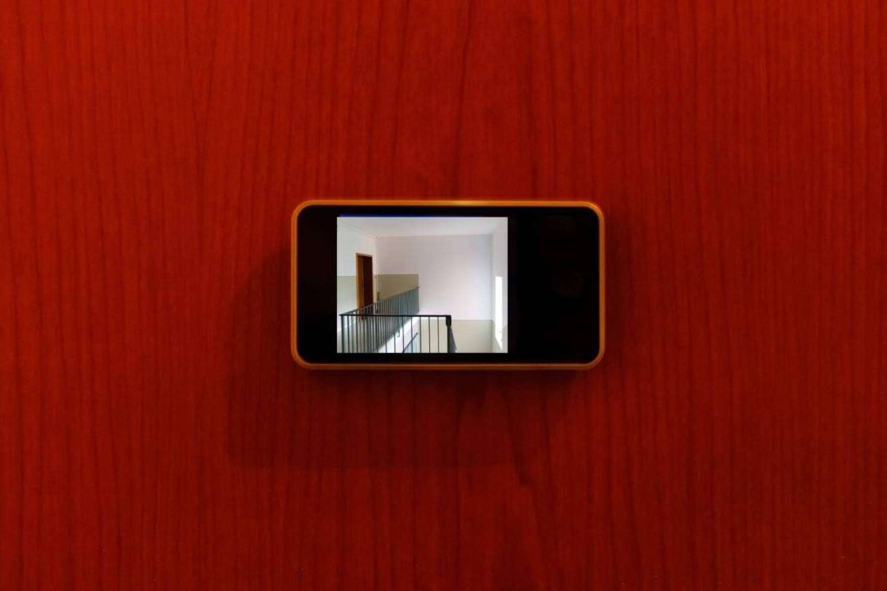 Las mirillas digitales combinan tecnología y precisión al servicio de la seguridad del hogar