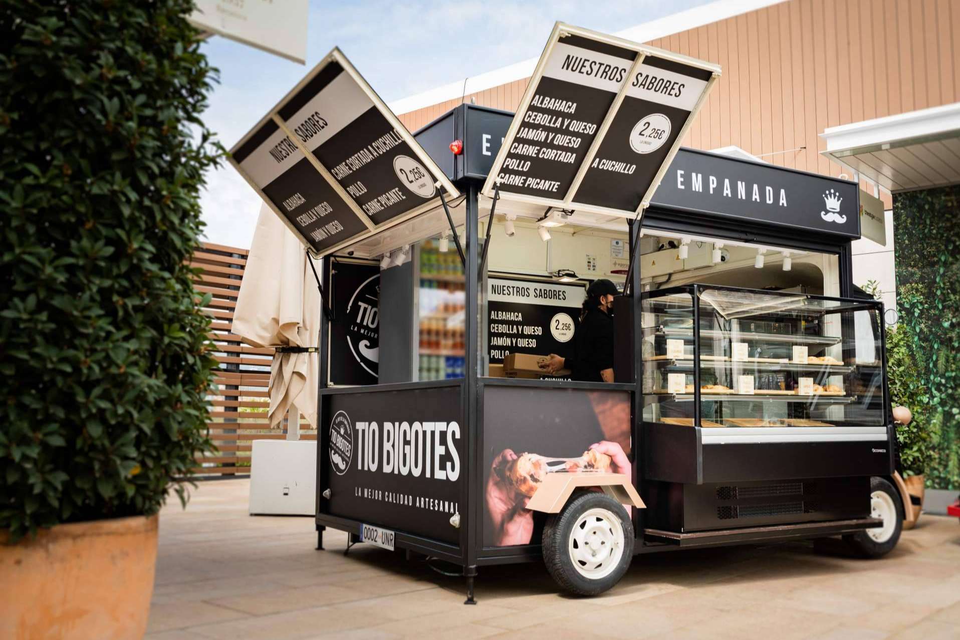Tío Bigotes, una franquicia reconocida por el sabor y la calidad de sus empanadas argentinas