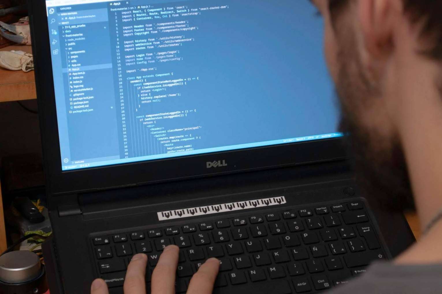 Formación profesional especializada para acceder a empresas del sector tecnología, en Prometeo