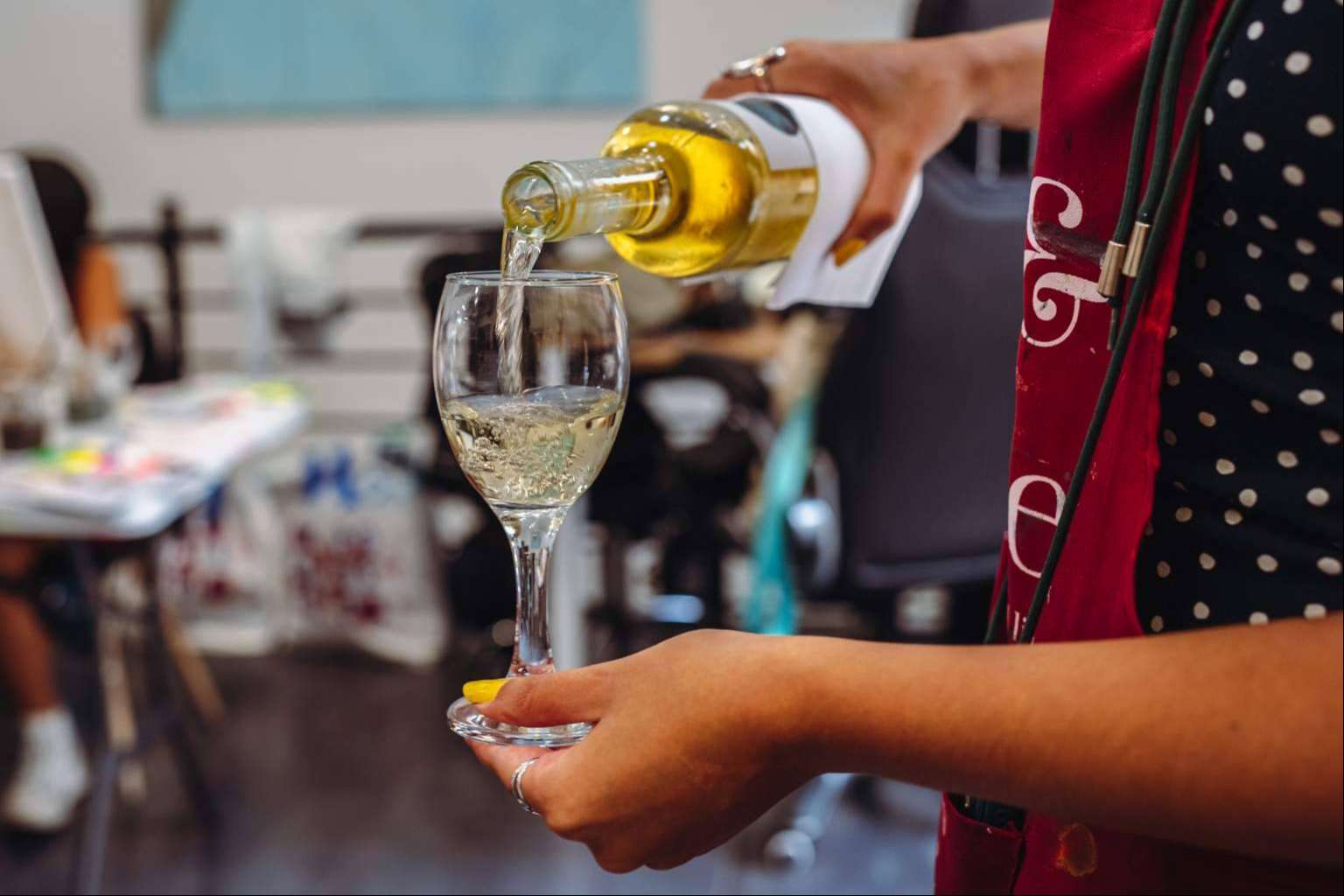 Art and Wine, un taller fascinante que fusiona arte y vino en Madrid