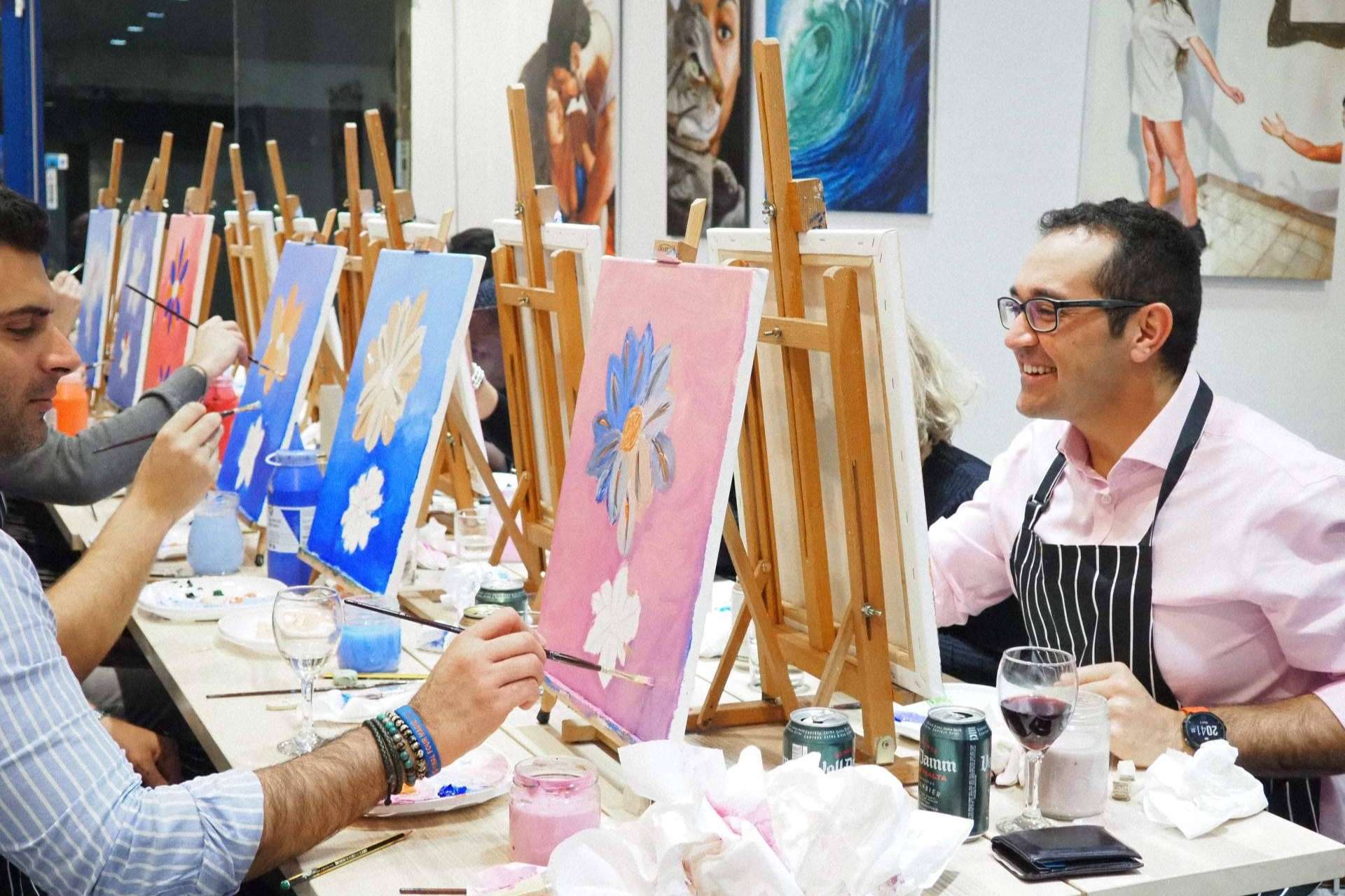 Ventajas de organizar un evento de team building con Art&Wine