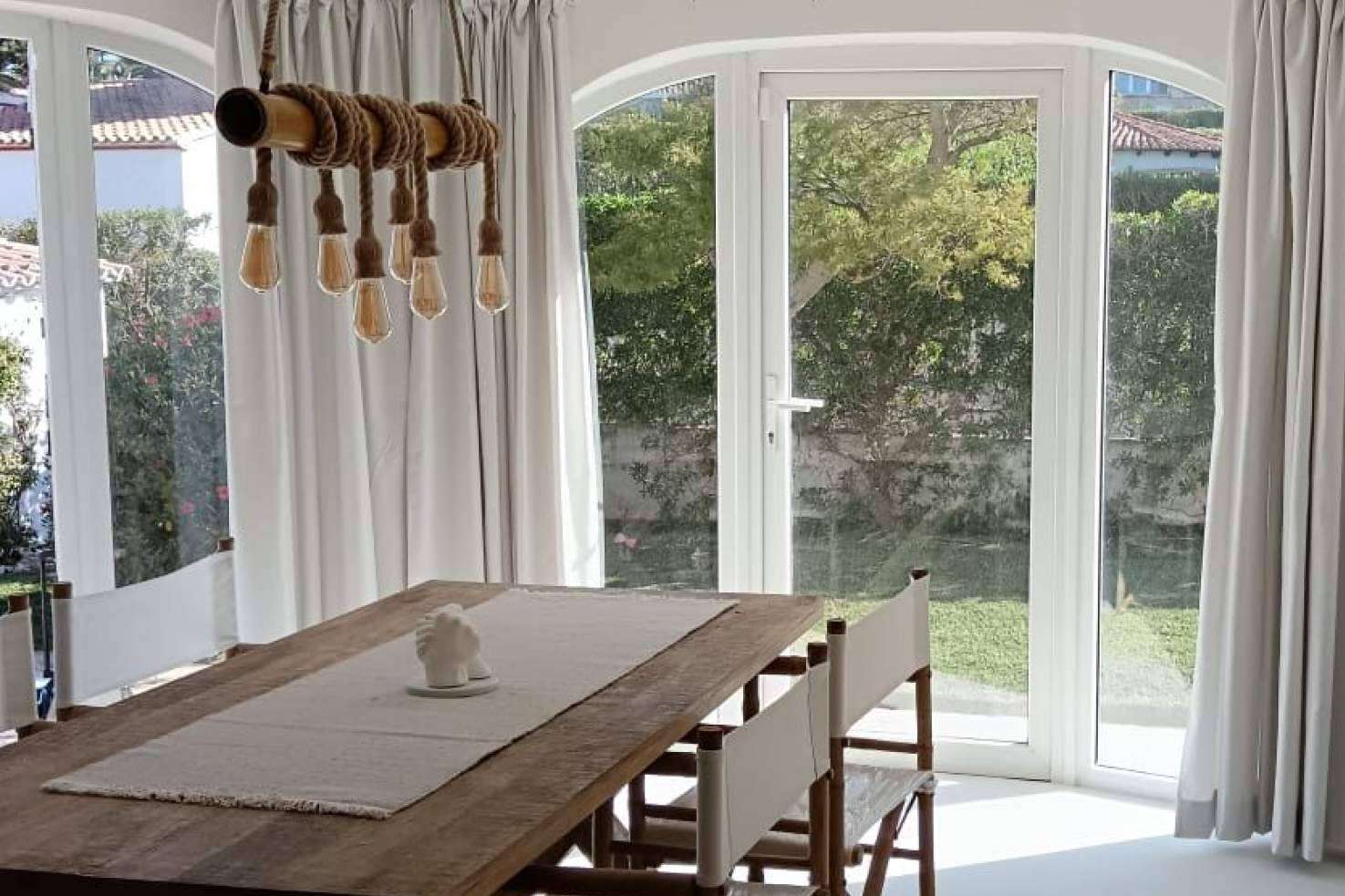 Mhh Textil cuenta con cortinas que se pueden personalizar para optimizar la estética y funcionalidad de una estancia