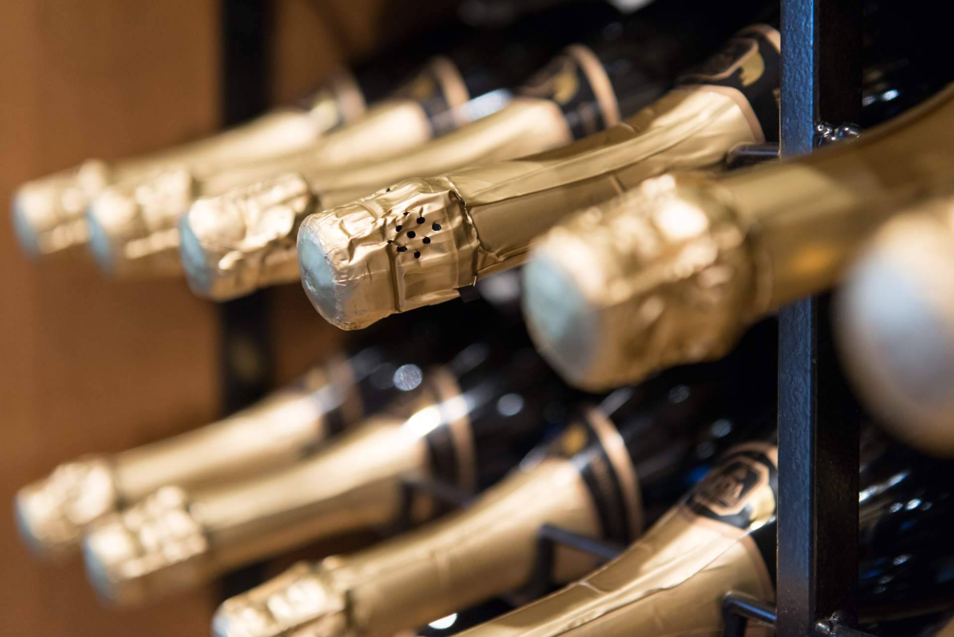 Disfrutar de los cavas Robert J. Mur en NatureLovers Wines