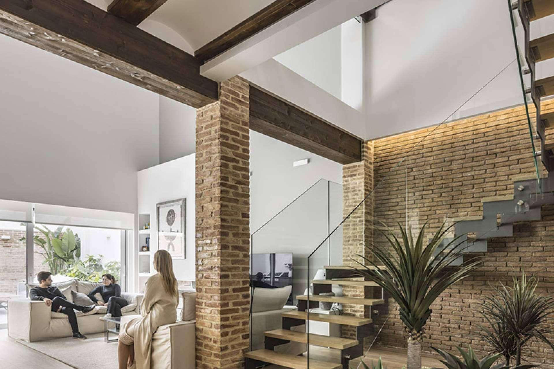 Reforma con estilo en Benimaclet; El hogar con jardín y terraza