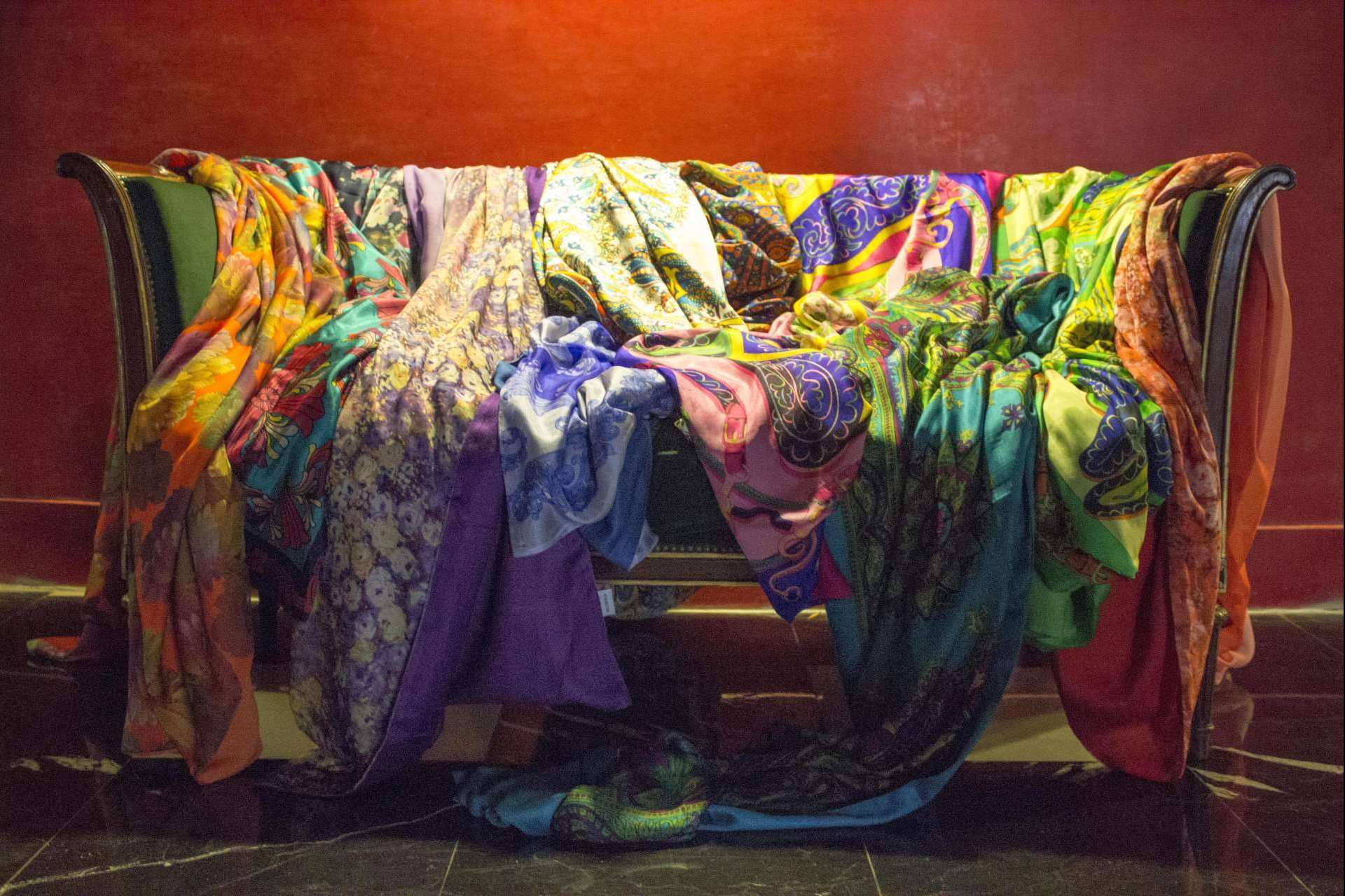Julunggul, tienda online de fulares de seda, kimonos a medida y pañuelos de mujer en Zaragoza