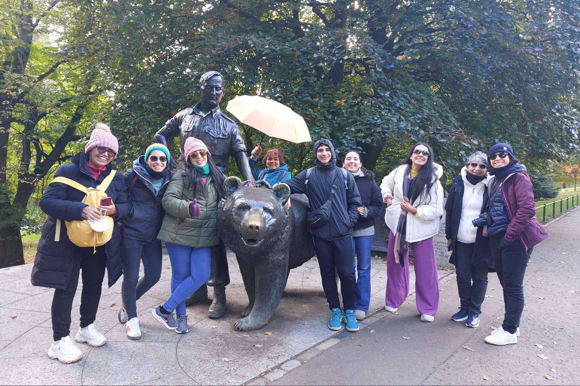 Edimburgo Tips Tours organiza free tours por las zonas de Old Town, New Town, Calton Hill y Canongate
