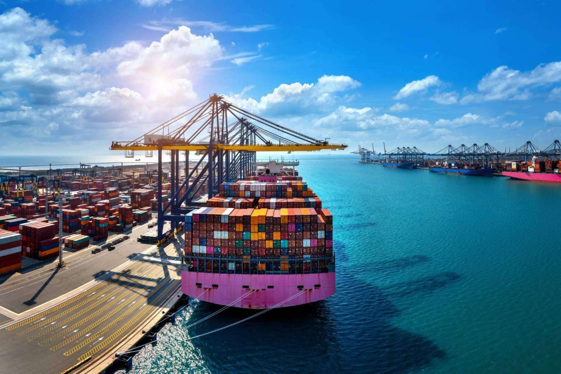 Easy Trans, servicio de transporte destinado a importaciones y exportaciones