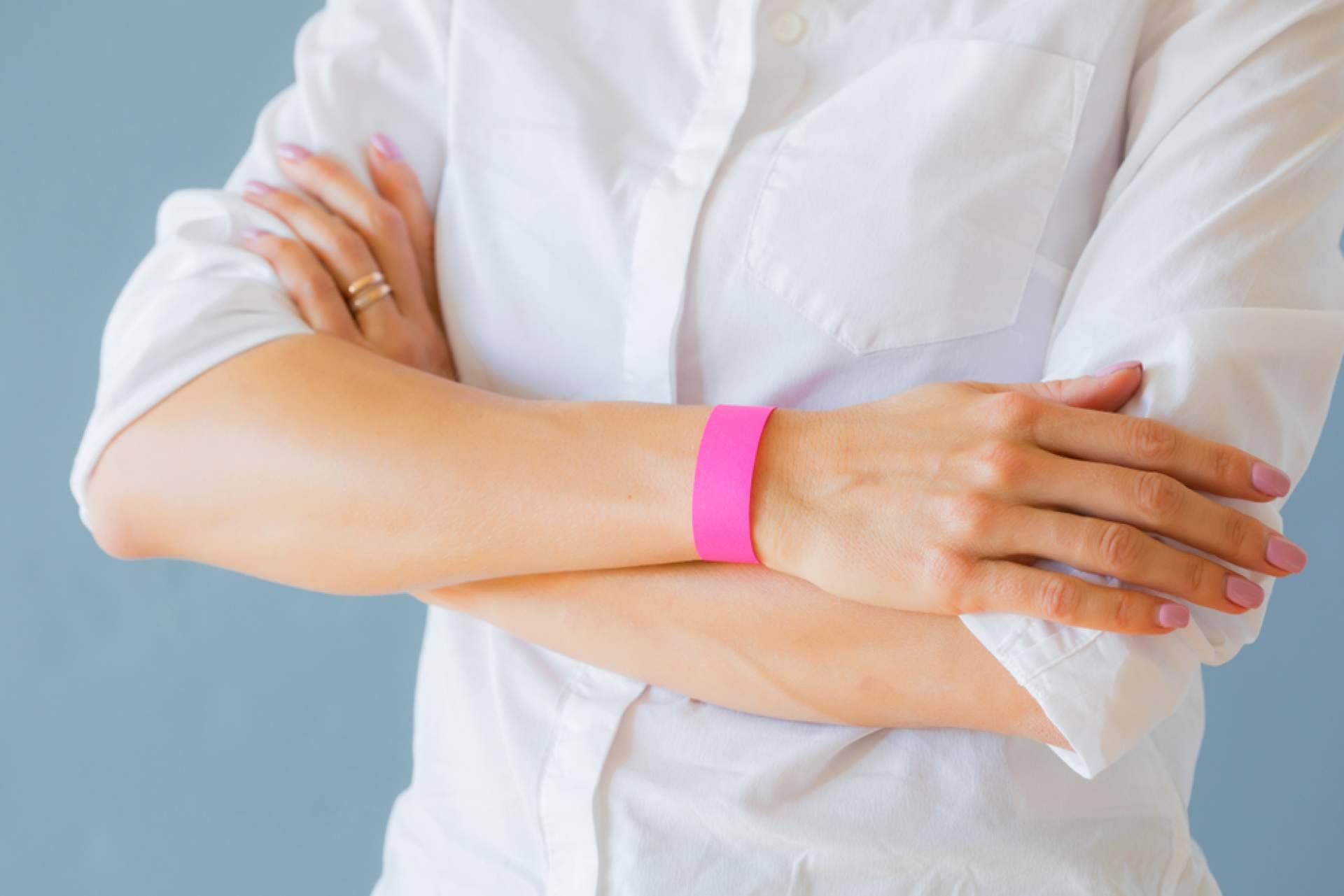 Misterpulseras.com presenta sus pulseras de papel Tyvek, ideales para eventos y promociones