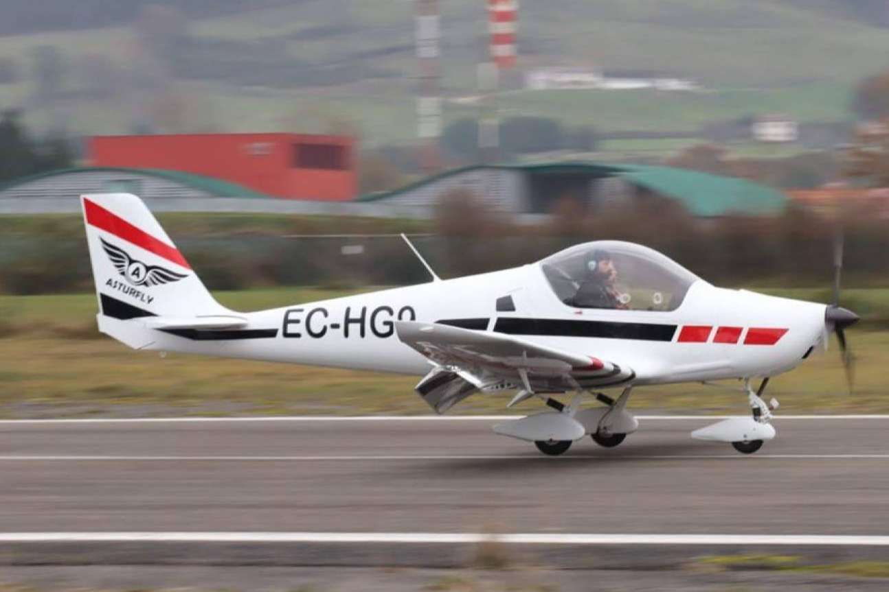 Asturfly ofrece formación de pilotos y recorridos aéreos únicos en Asturias