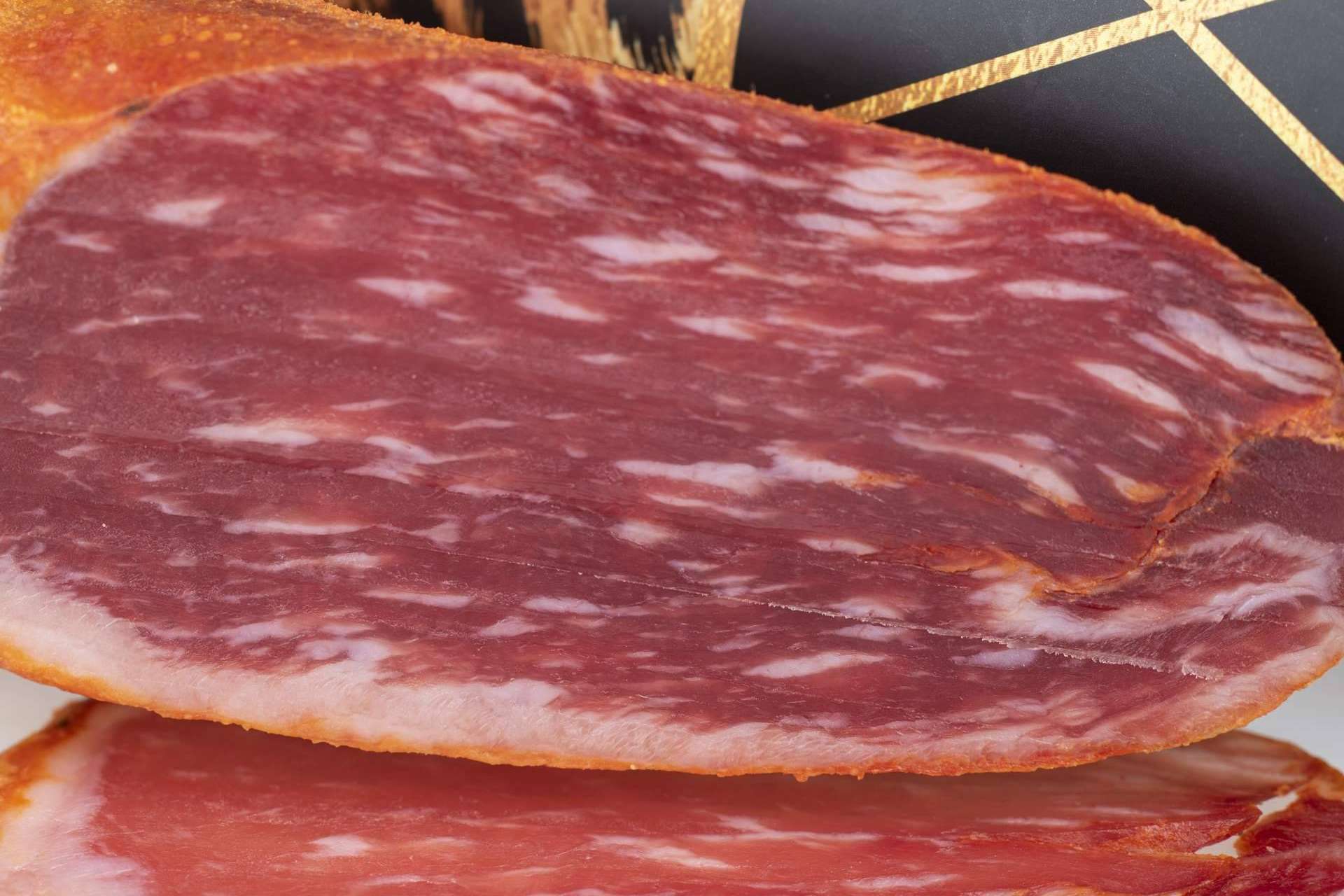Qué jamón elegir esta Navidad. La firma Maestros Jamoneros explica los 4 precintos del ibérico
