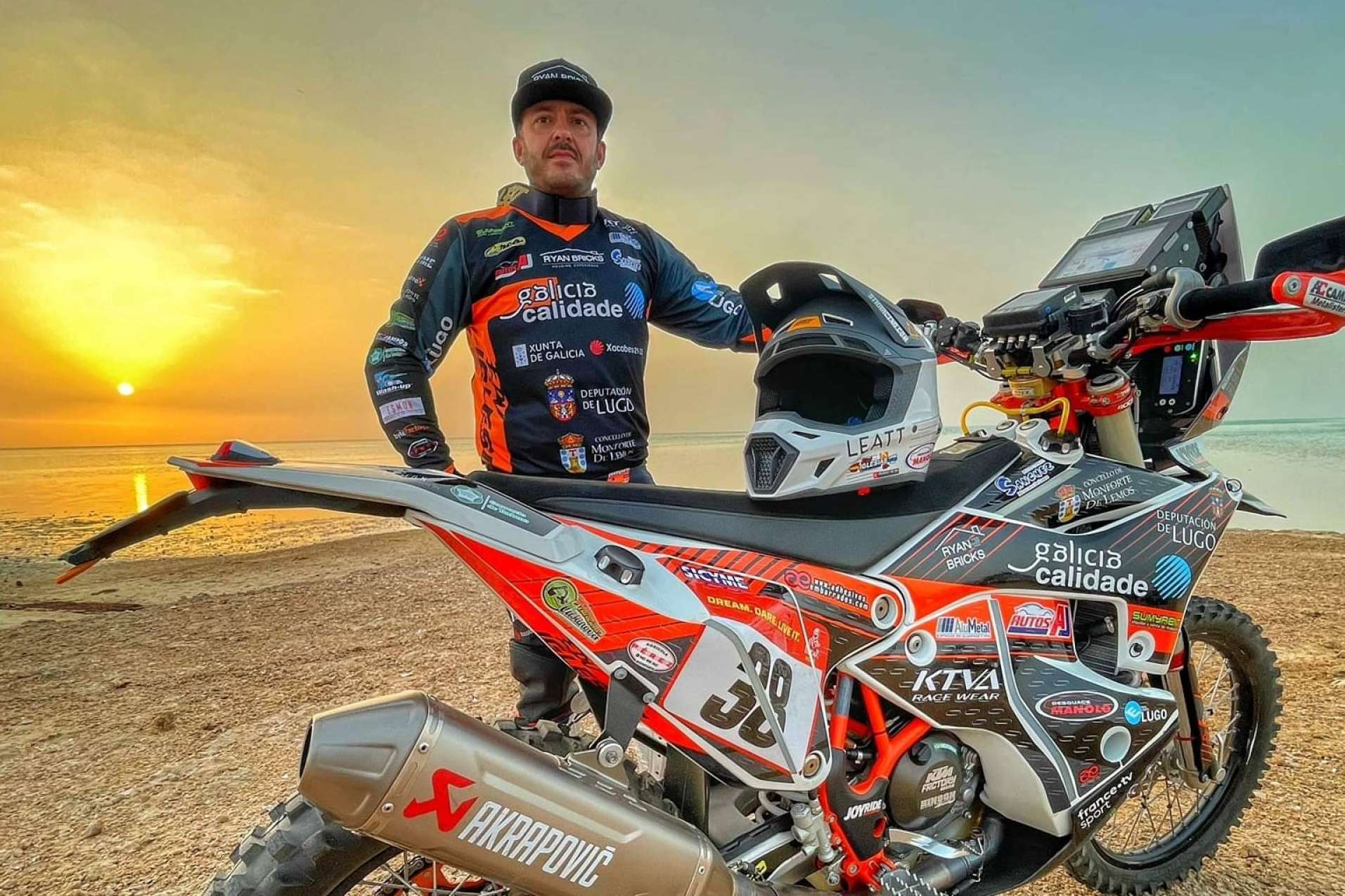 Ropa motocross de calidad y diseño exclusivo con ADHESIVOSEMBARRADOS