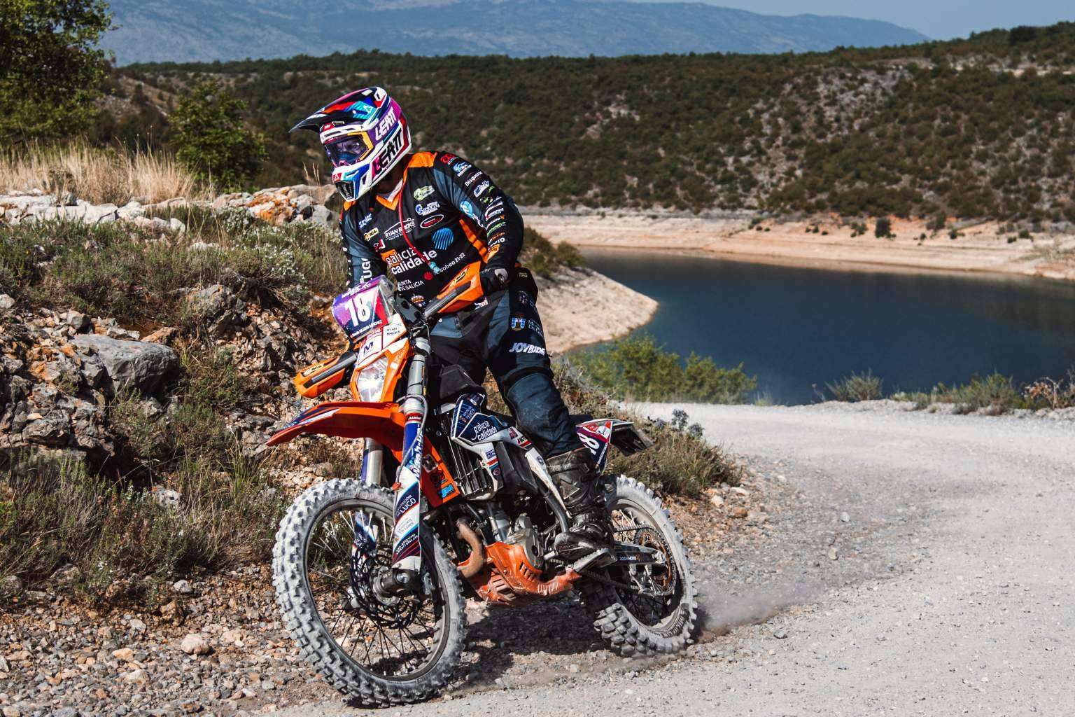 ADHESIVOSEMBARRADOS, soluciones personalizadas en adhesivos y plásticos para motos off-road