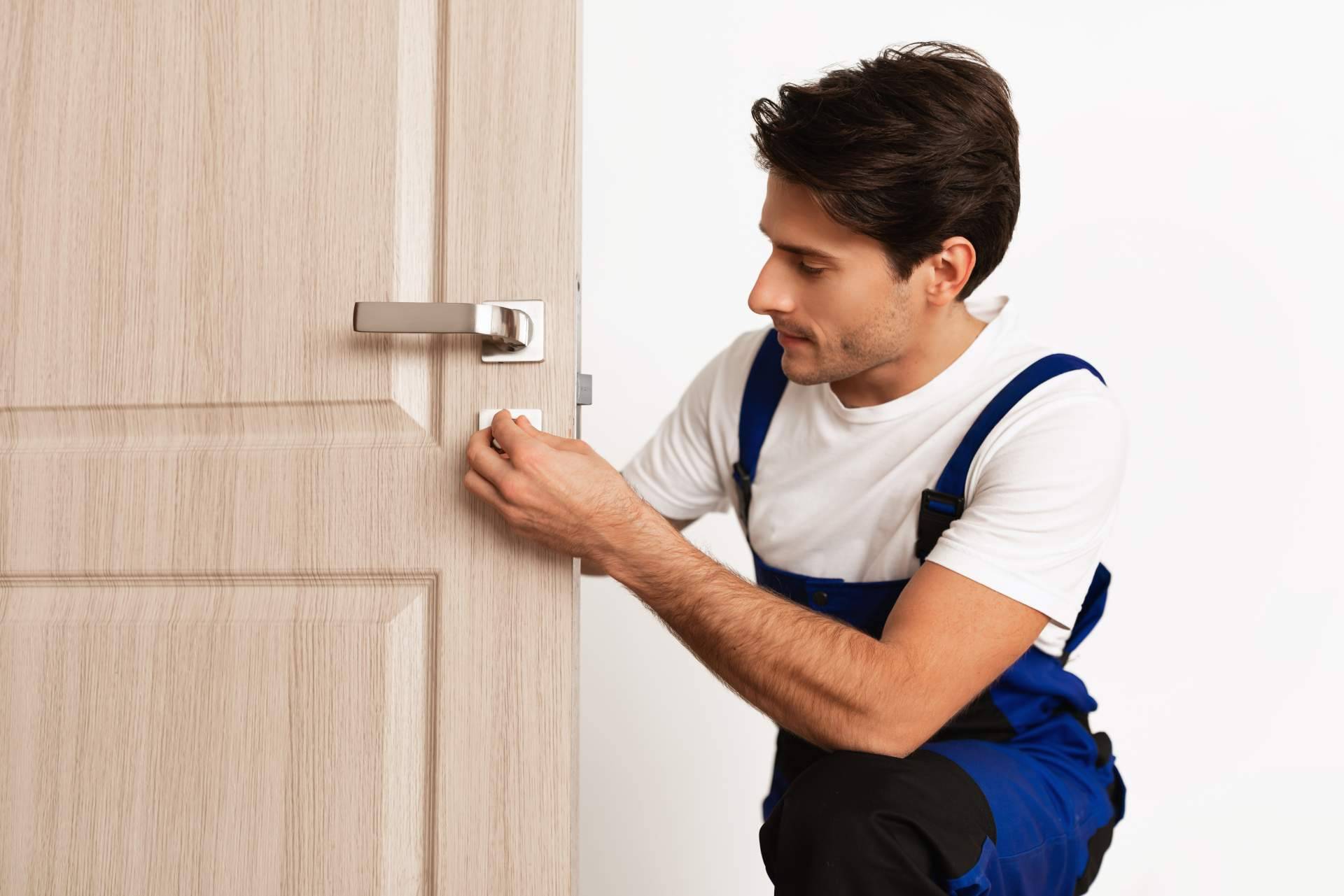 Misterkey24h, los cerrajeros de Almería disponibles las 24 horas del día