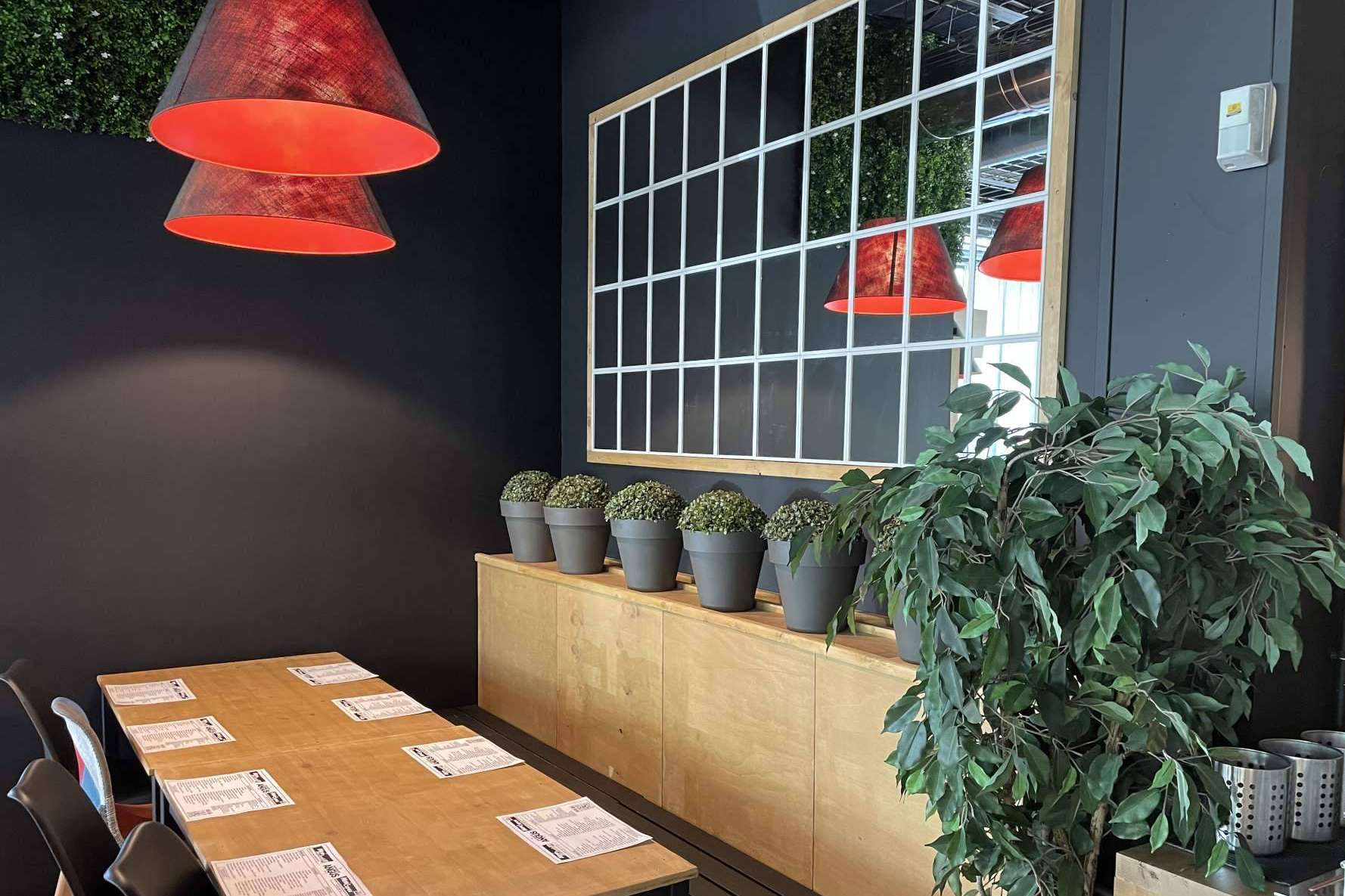 Emprende sin royalties; Angus Diner lanza su modelo Sin Franquicia