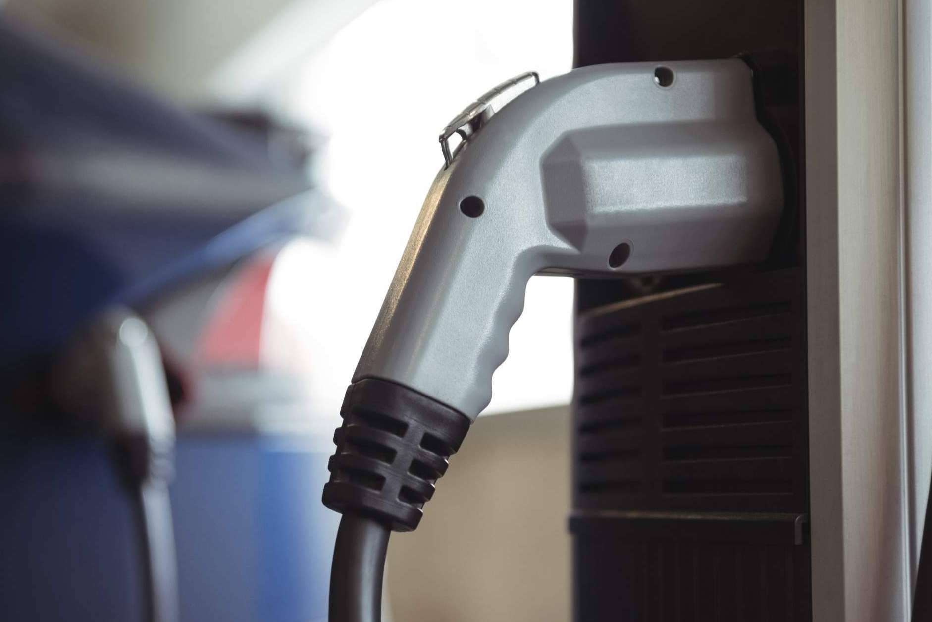 Facilidades para la instalación de cargadores de vehículos eléctricos con gestión de ayudas, de la mano de Alromar