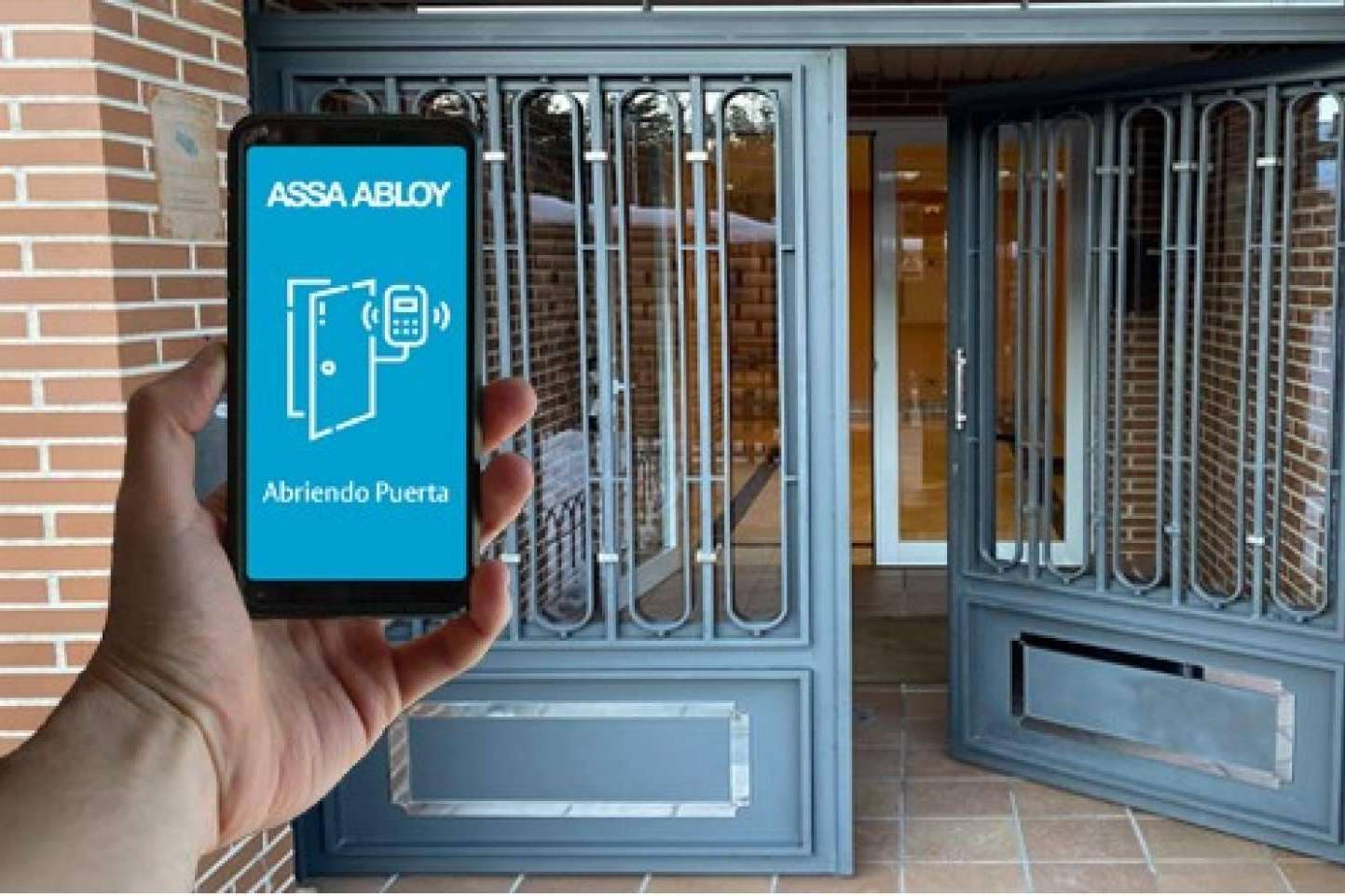 La accesibilidad en comunidades de propietarios pasa por la automatización de puertas