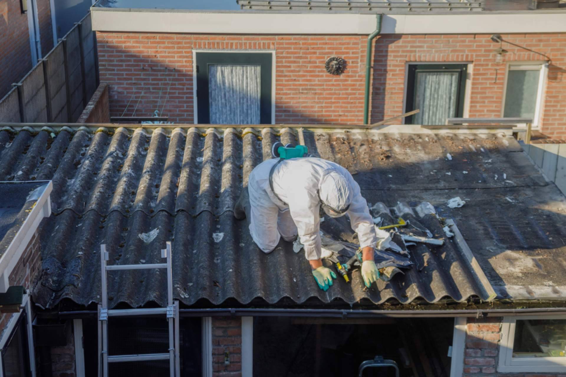 La retirada de amianto en Sevilla y Córdoba, un paso esencial para la seguridad y el medioambiente