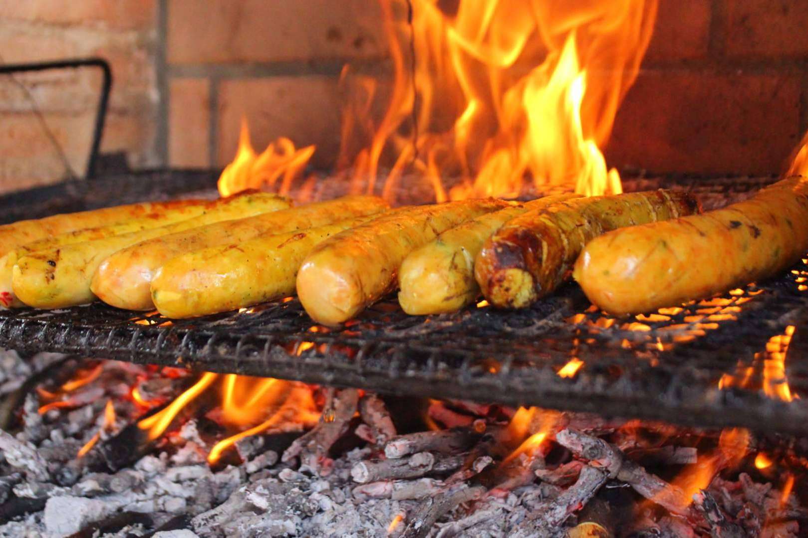 El chorizo colombiano de D'Carnilsa se consolida en París como referente de calidad artesanal