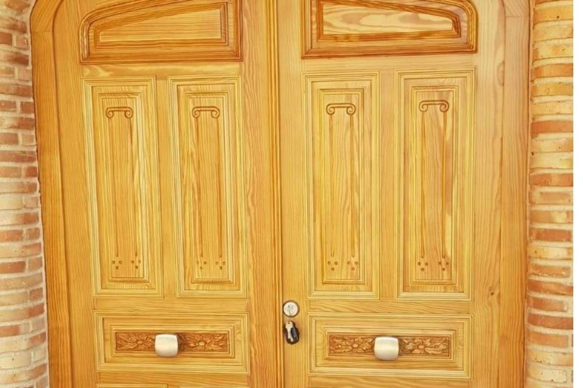 Restauración de portones de entrada con garantía de calidad, de la mano de Galvañ Lacados