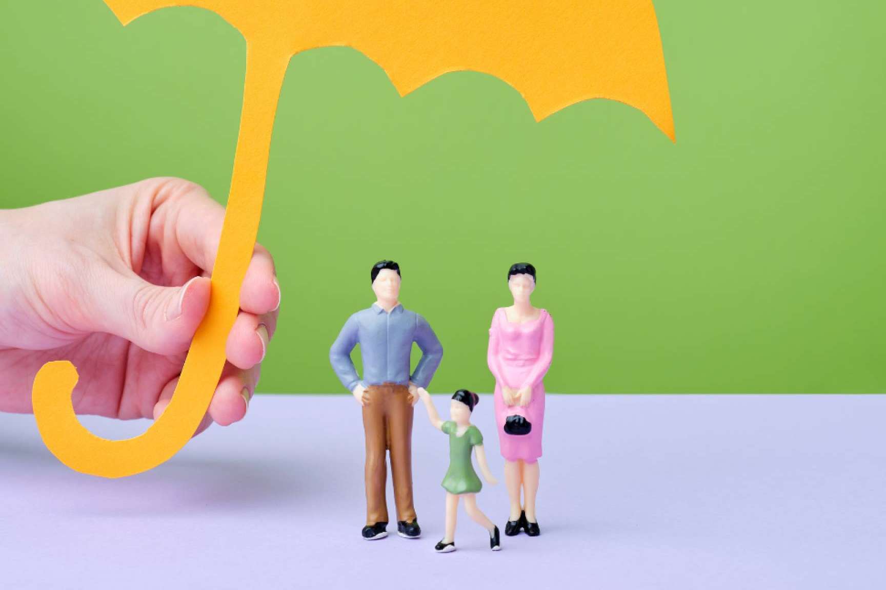Contratar un seguro de vida fuera del banco puede suponer un gran ahorro, la guía de Seguros Academy