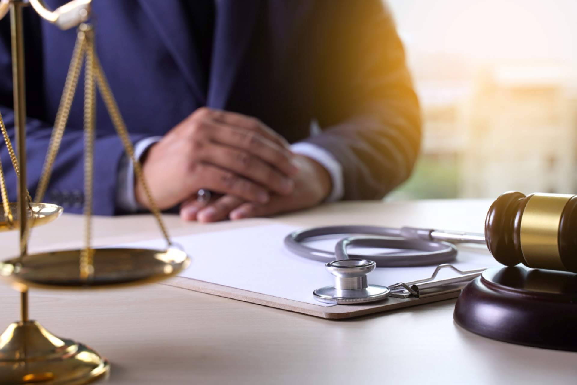 Rafael Martín Bueno lidera la defensa legal en casos de negligencias médicas durante el parto en España