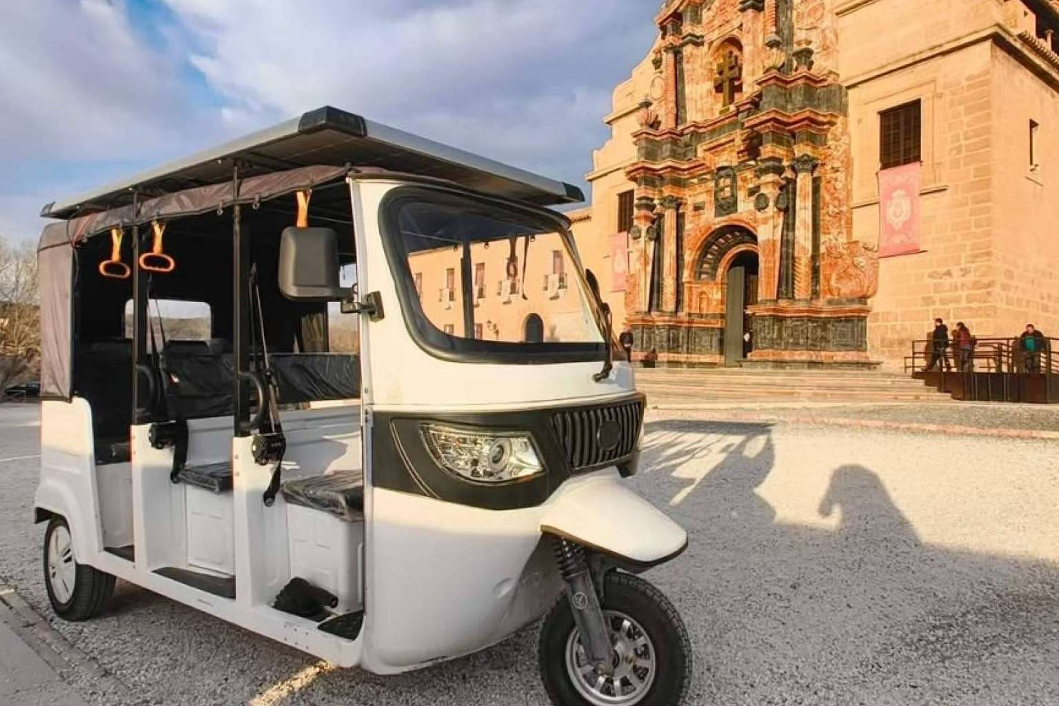 Empresas y particulares apuestan por la movilidad eléctrica urbana con e-Motocar