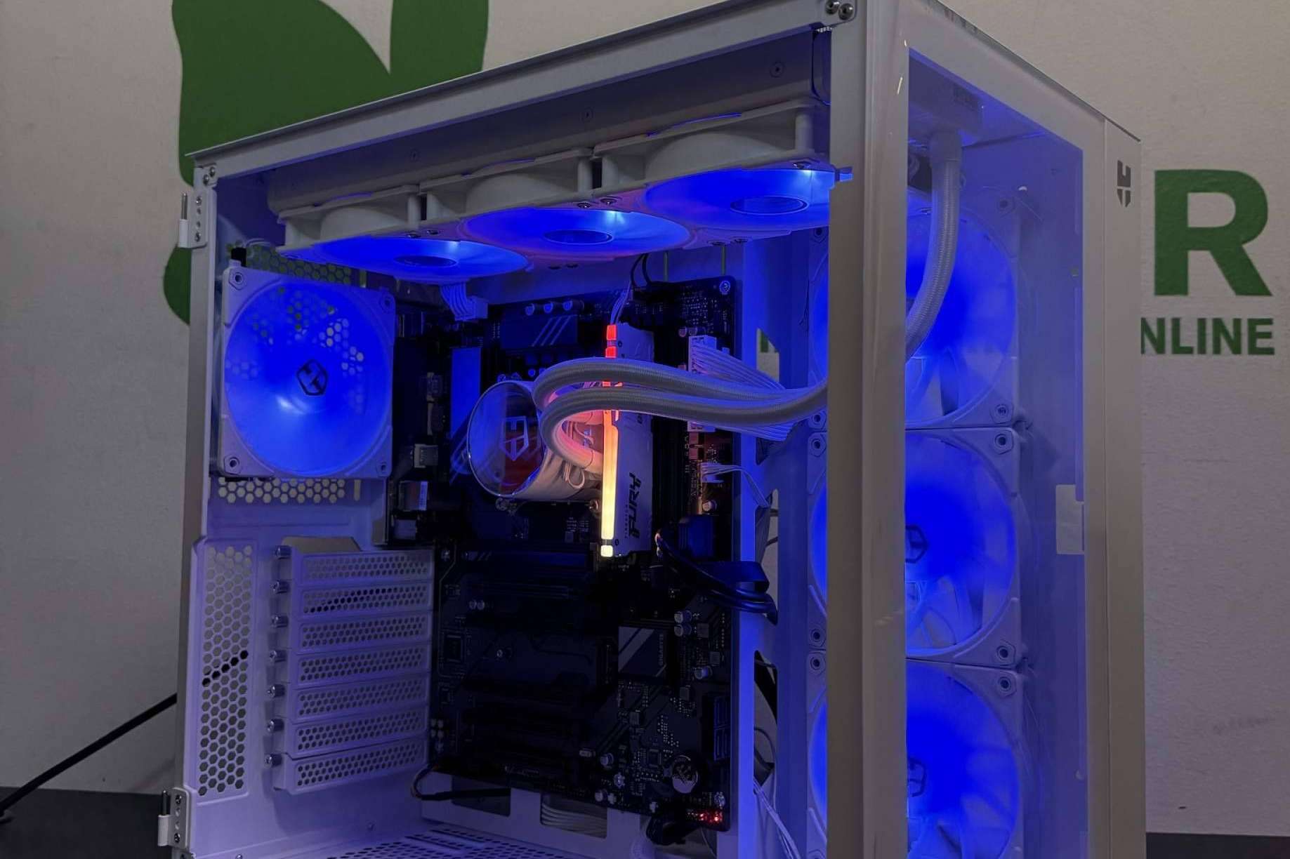 Configuraciones de PC a medida, Aussar apuesta por el montaje profesional y el asesoramiento personalizado