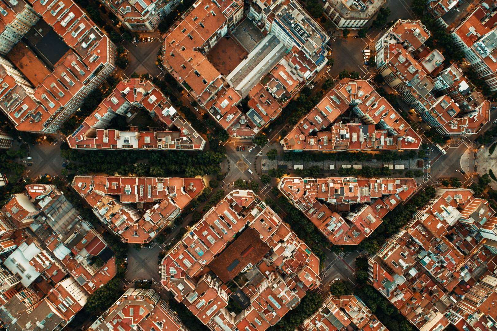 Gestionar un alquiler en Barcelona en 2025; lo que puede salir mal si se hace sin ayuda